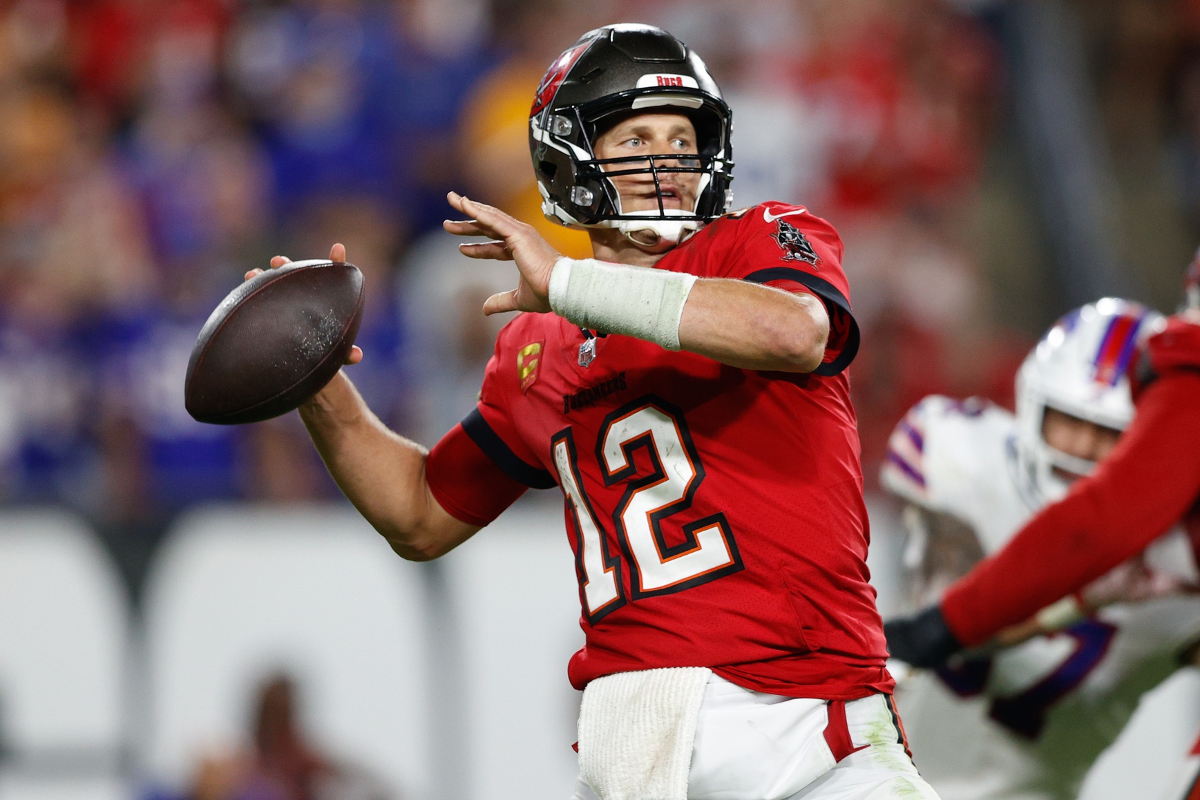 nfl-2021-nfl-mvp-tom-brady-tampa-bay-buccaneers-aaron-rodgers-green-bay-packers