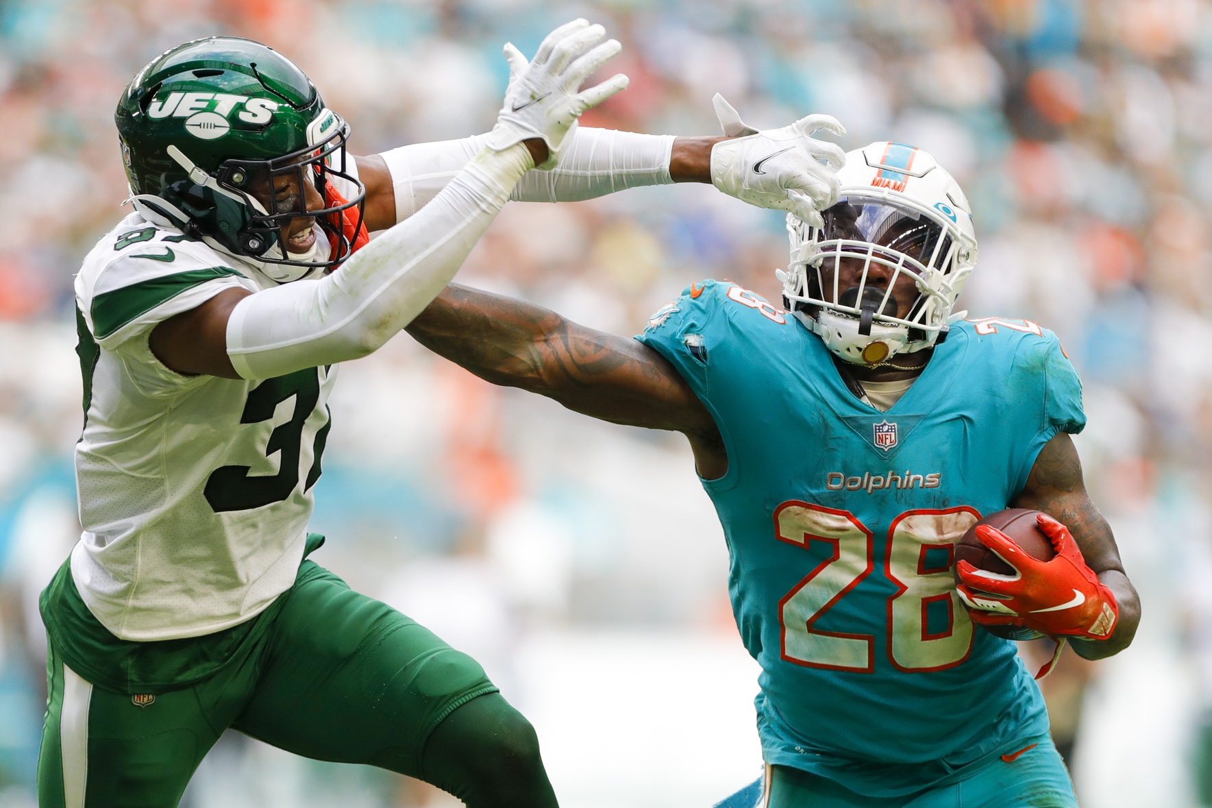 fantasy-football-early-nfl-week-14-waiver-wire-targets-miami-dolphins-duke-johnson-jr-buffalo-bills-gabriel-davis-2021