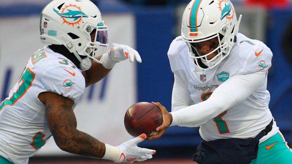 Miami Dolphins win streak snapped but made it interesting late