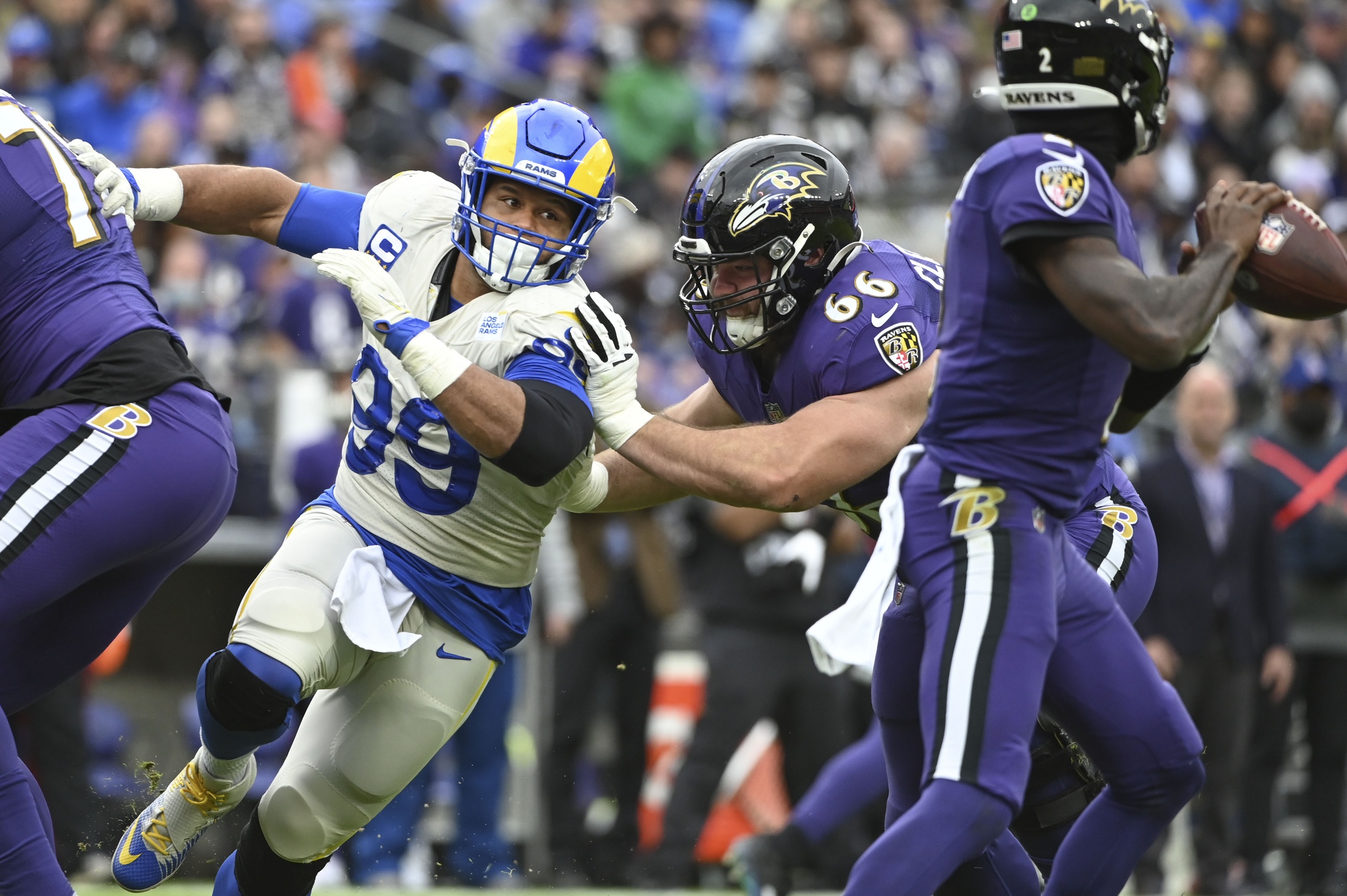 nfl-best-nfl-players-2021-highest-graded-players-rookies-surprises-every-position-2021