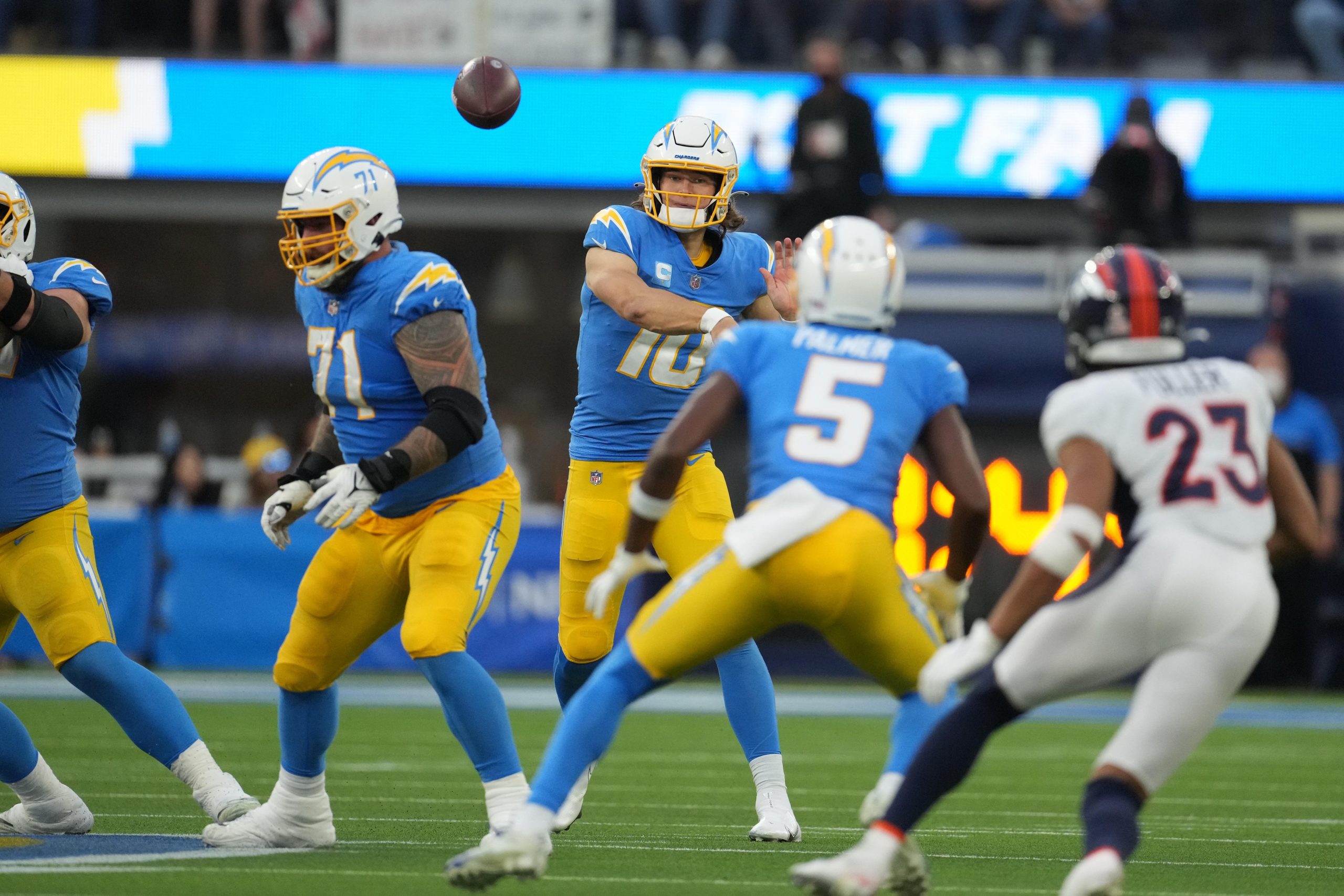 nfl-week-17-game-recap-los-angeles-chargers-34-denver-broncos-13