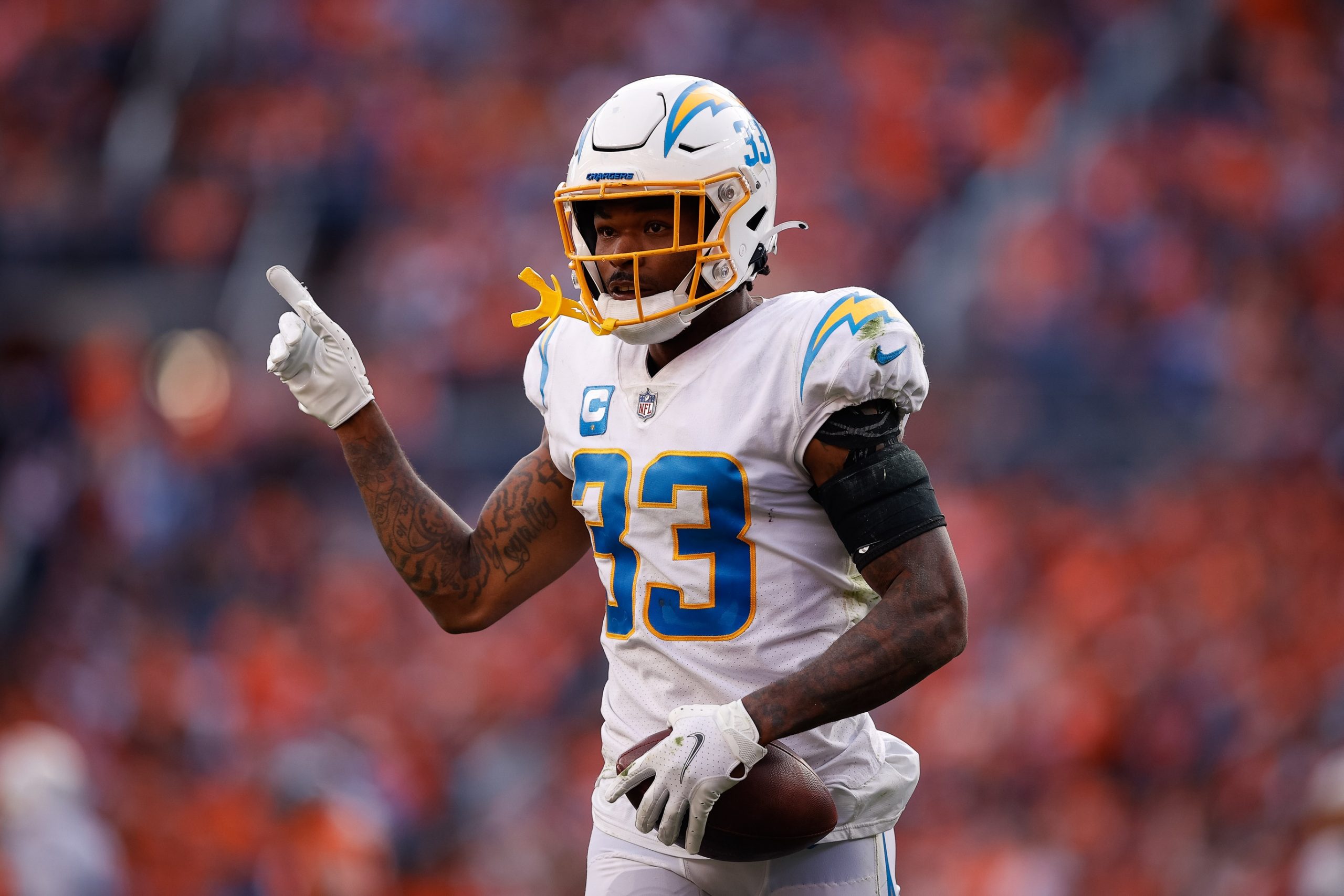 nfl-derwin-james-contract-extension-los-angeles-chargers