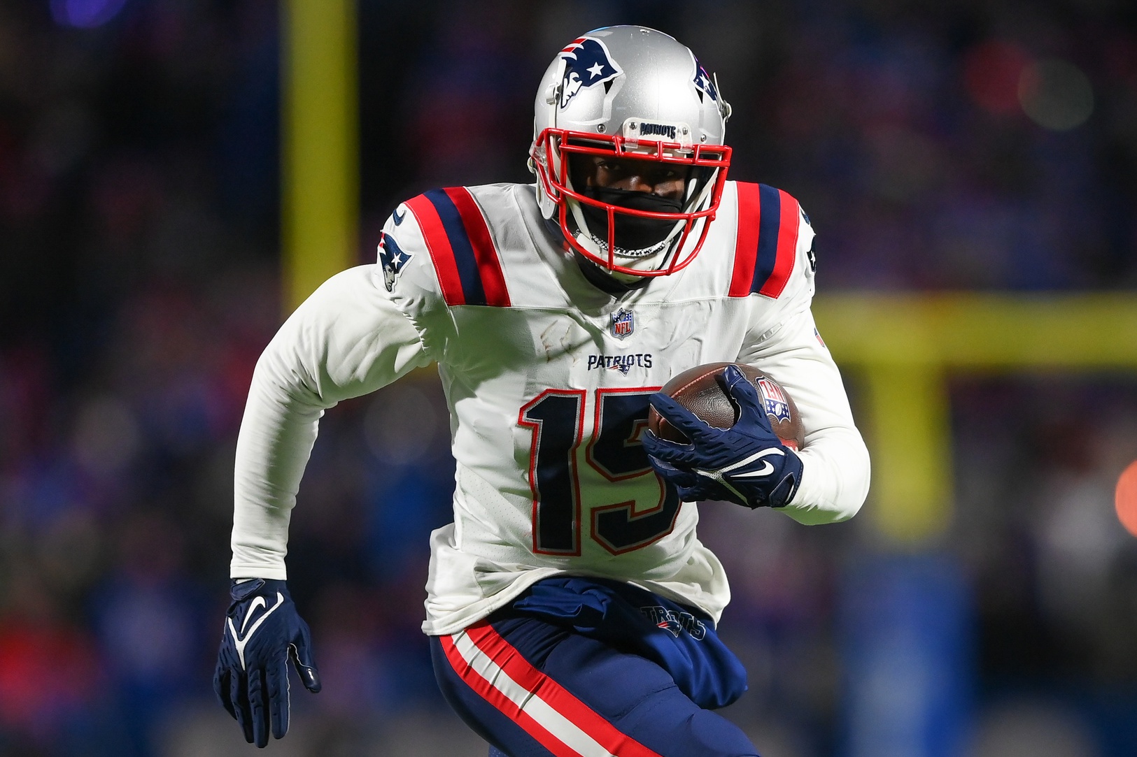 nfl-rumor-roundup-patriots-nelson-agholo-potential-trade-candidate-roquan-smith-contract-bears