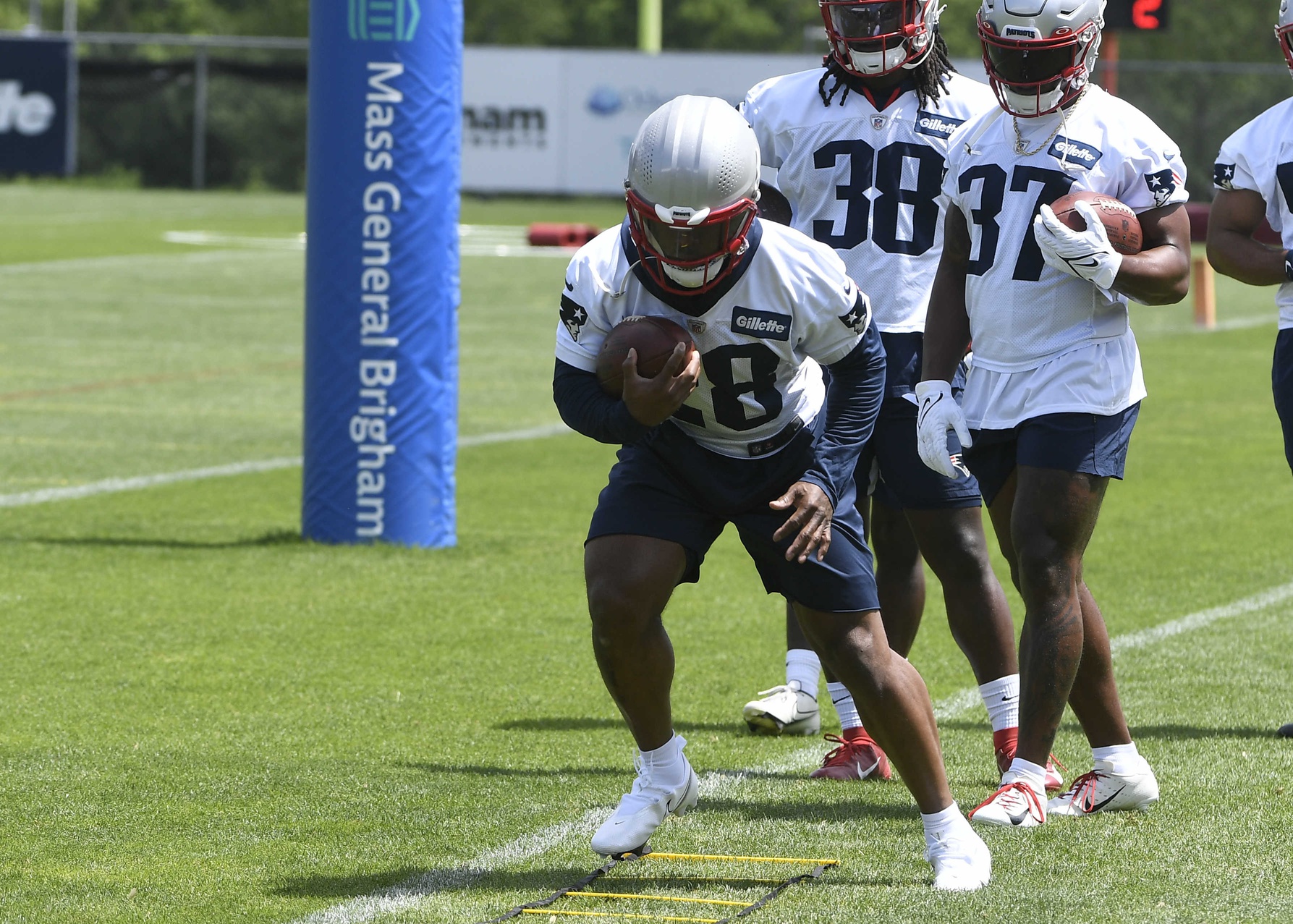 nfl-august-11-training-camp-notes-new-york-jets-sign-duane-brown-new-england-patriots-running-back-james-white-retires