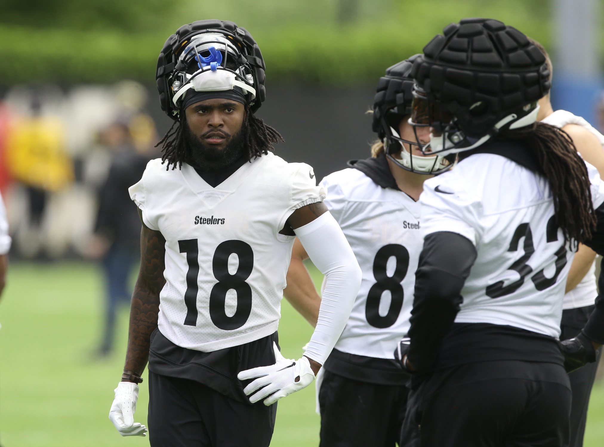 nfl-rumor-roundup-diontae-johnson-odell-beckham-training-camp-2022