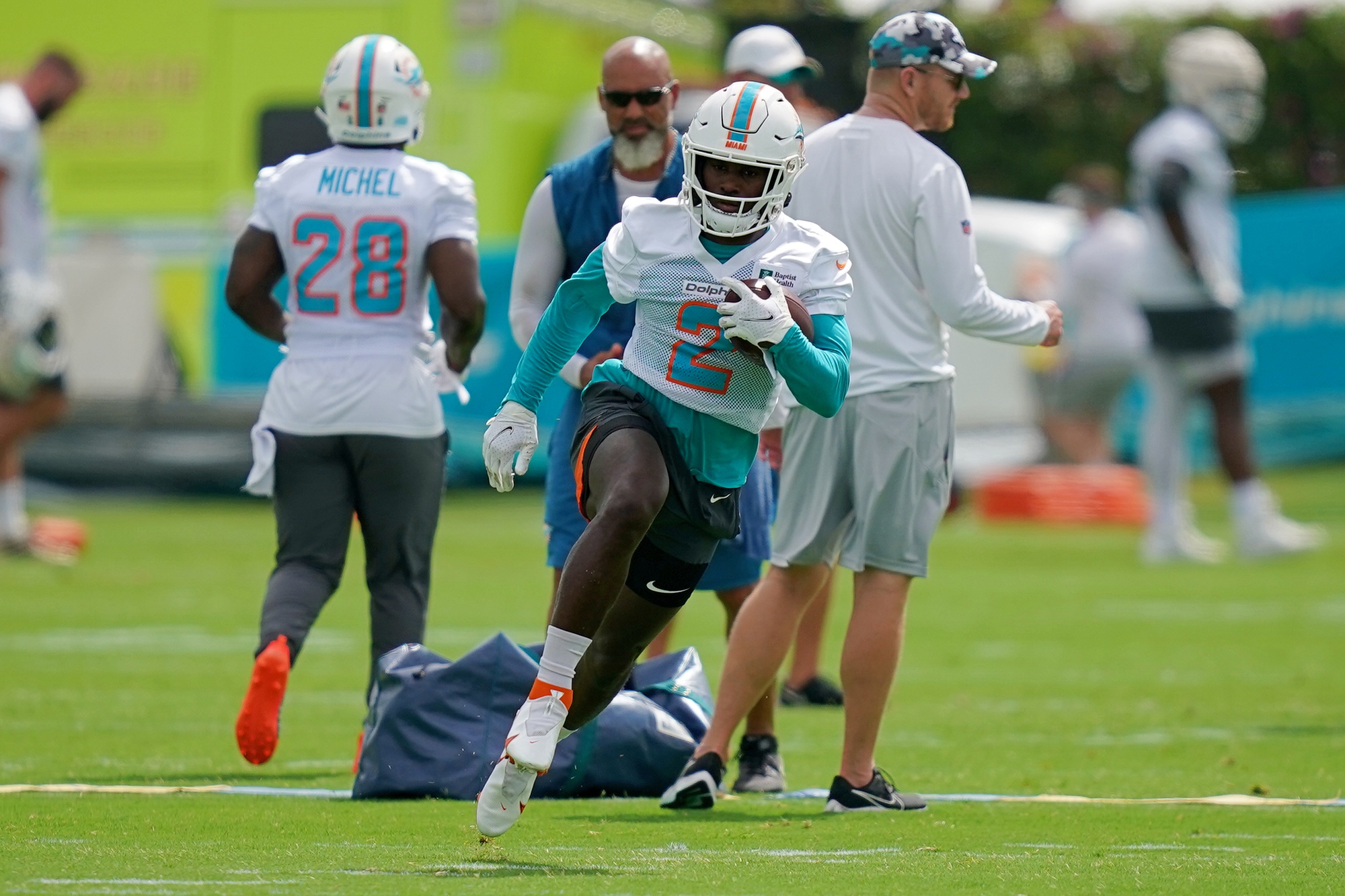 fantasy-football-10-players-with-league-winning-upside-after-round-7-in-drafts