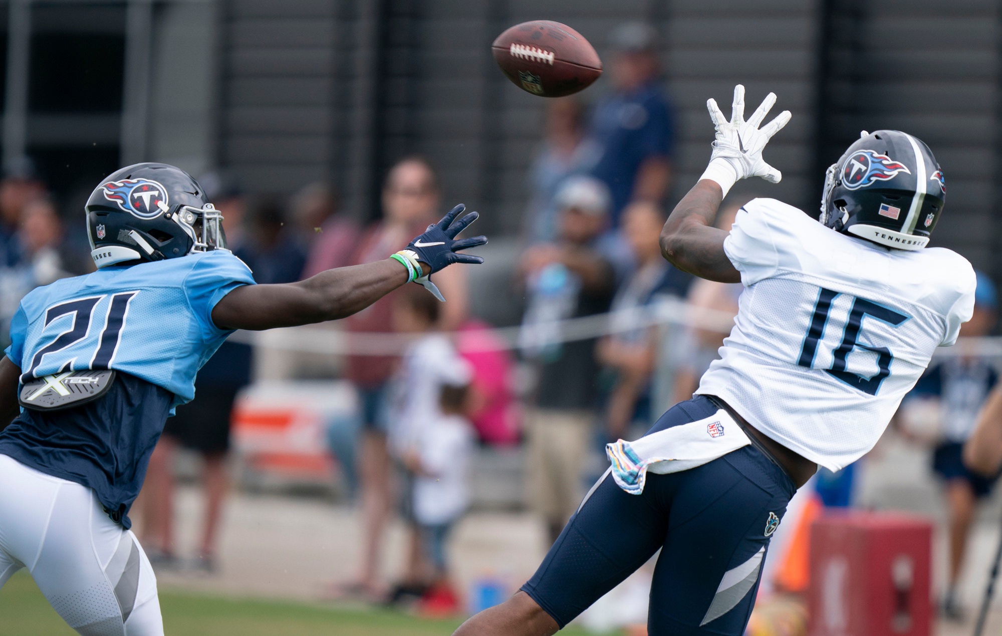 betting-2022-in-improved-afc-titans-headed-down-and-out-of-playoffs