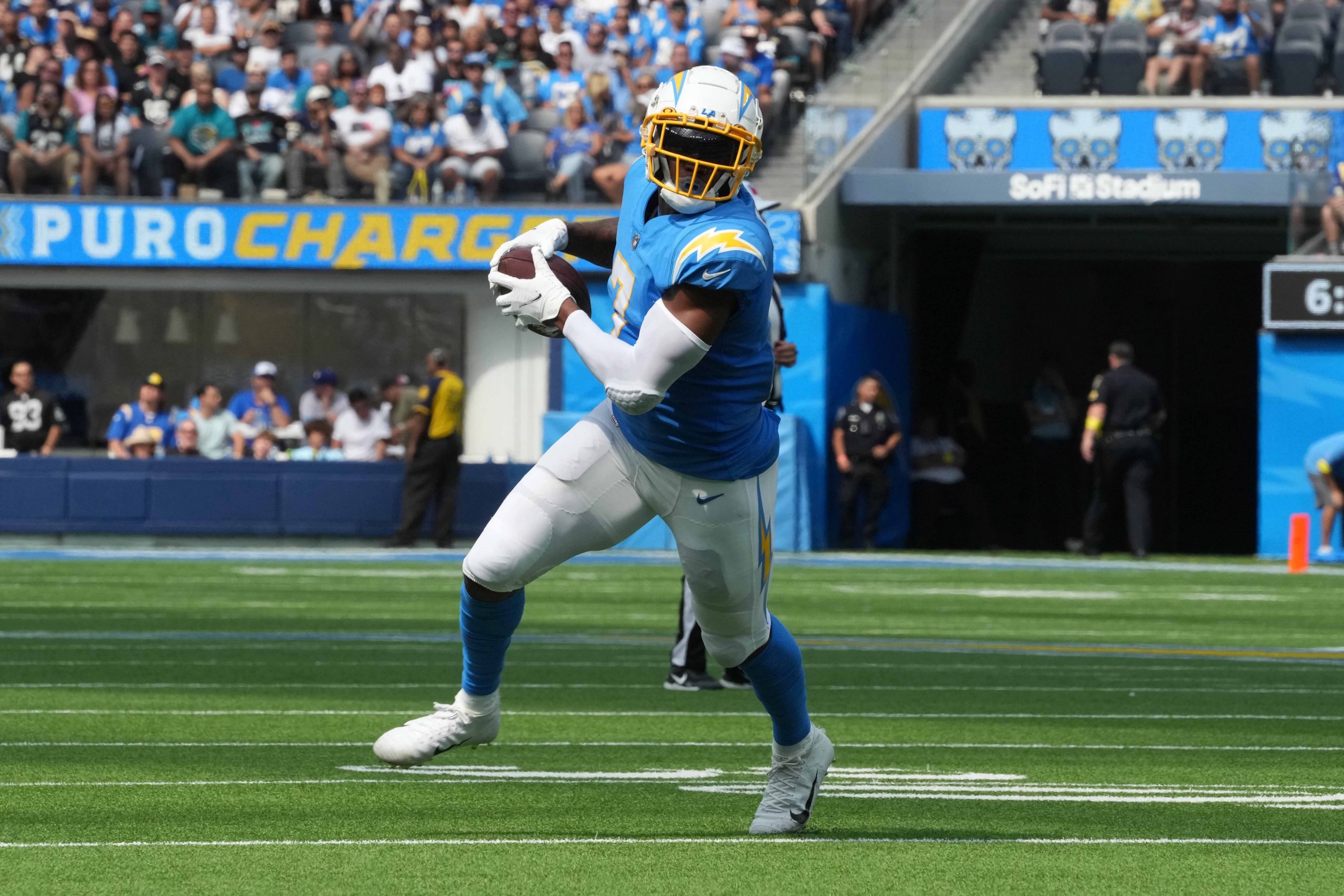 fantasy-football-week-6-draftkings-monday-night-football-showdown-los-angeles-chargers-vs-denver-broncos