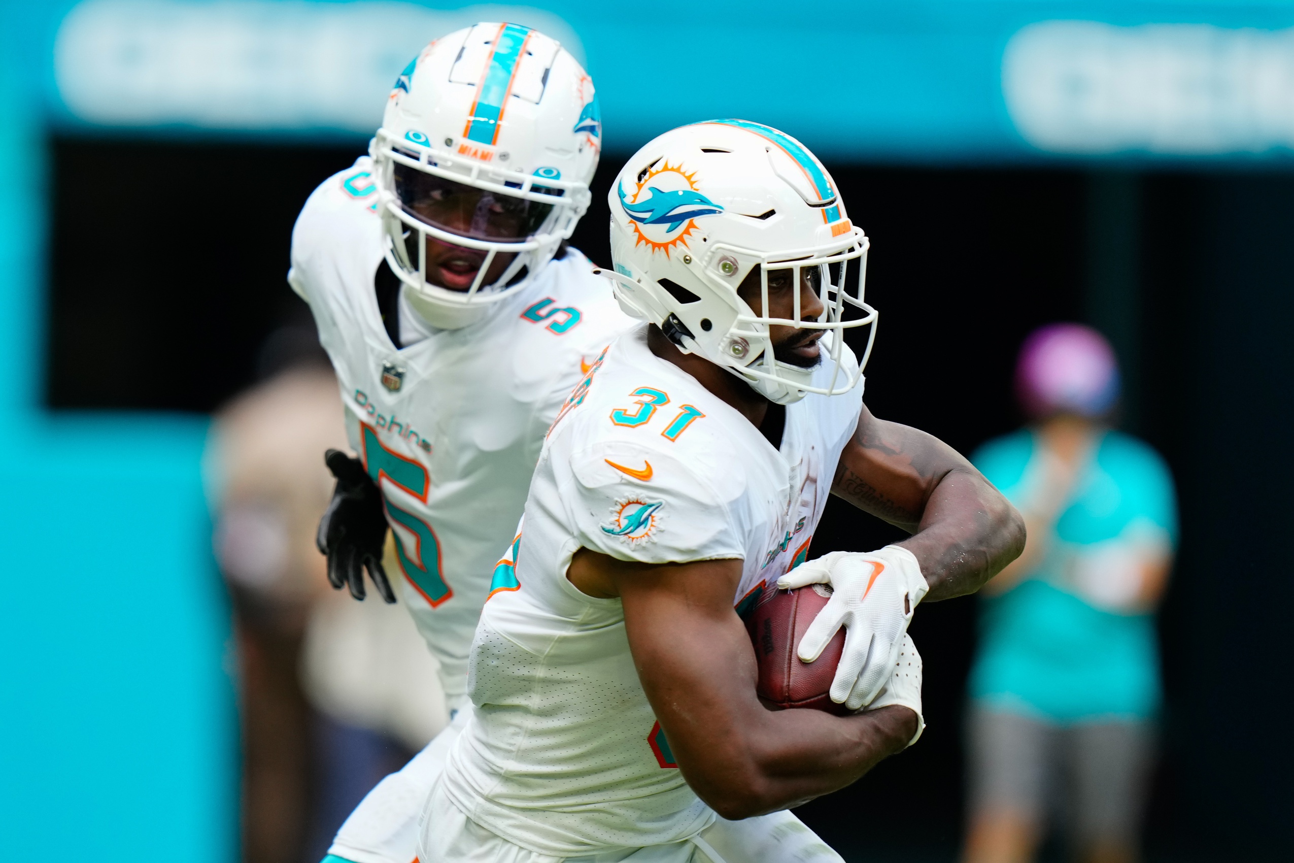 fantasy-football-week-7-draftkings-sunday-night-football-showdown-pittsburgh-steelers-vs-miami-dolphins