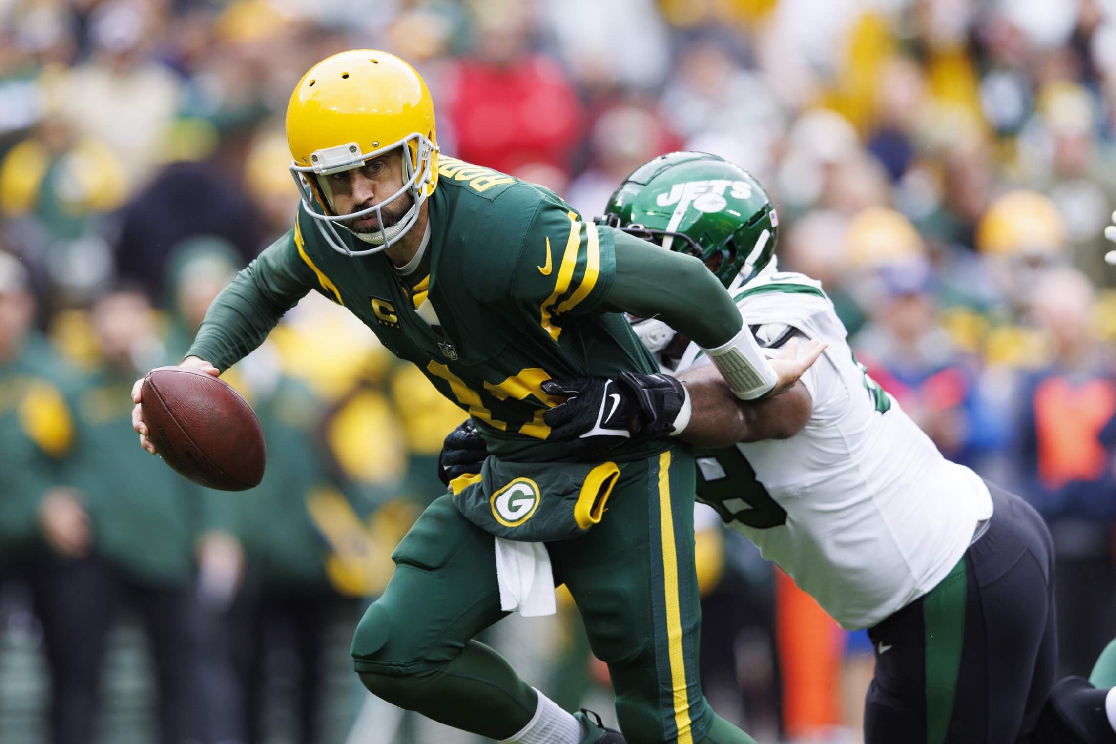 bet-nfl-week-12-qb-best-player-props-rodgers-mahomes