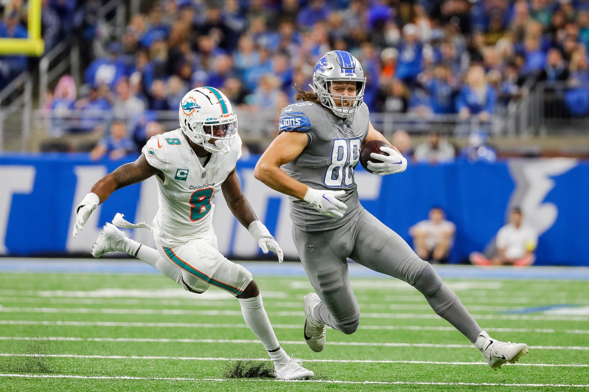 nfl-rumor-roundup-sources-react-chase-claypool-tj-hockenson-trade-deadline-deals