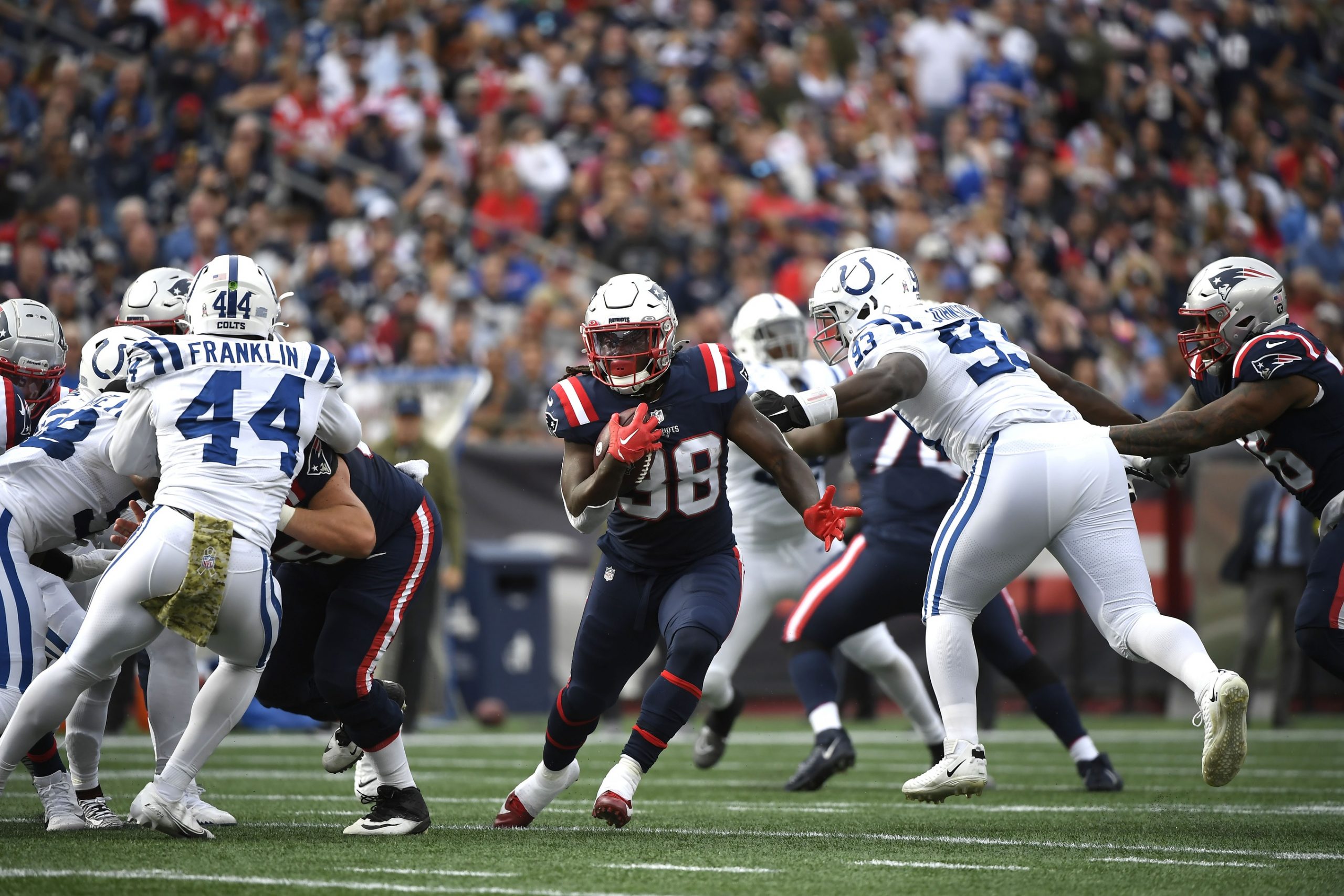 Patriots rack up 9 sacks in dominant victory over Colts