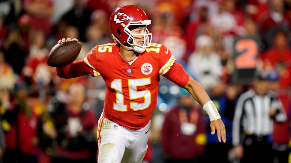 PFF's 2022 NFL Midseason All-Pro Team: Patrick Mahomes, Tyreek Hill,  Quinnen Williams and more, NFL News, Rankings and Statistics