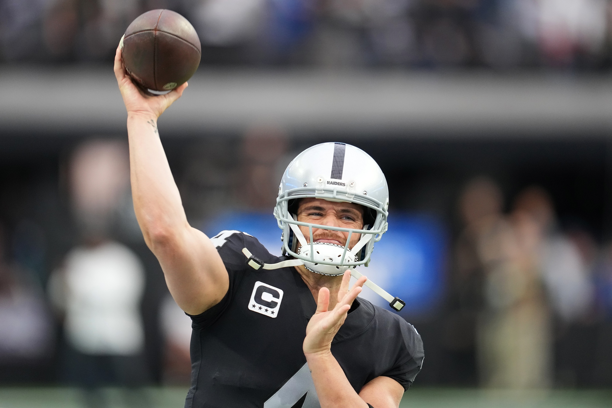 Nfl rumor roundup what a derek carr trade could look like for raiders