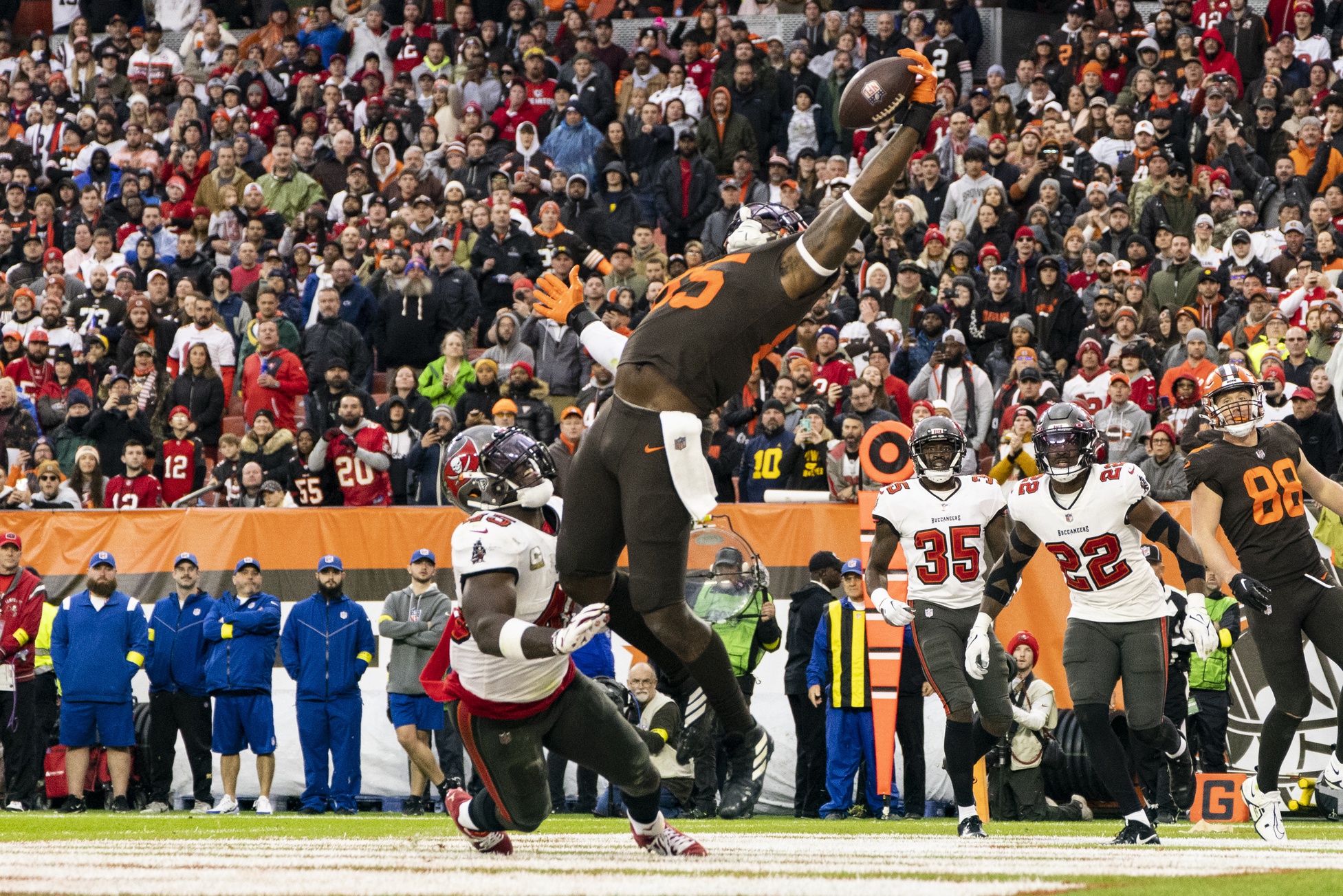 Tampa Bay Buccaneers vs. Cleveland Browns odds for NFL Week 12 game