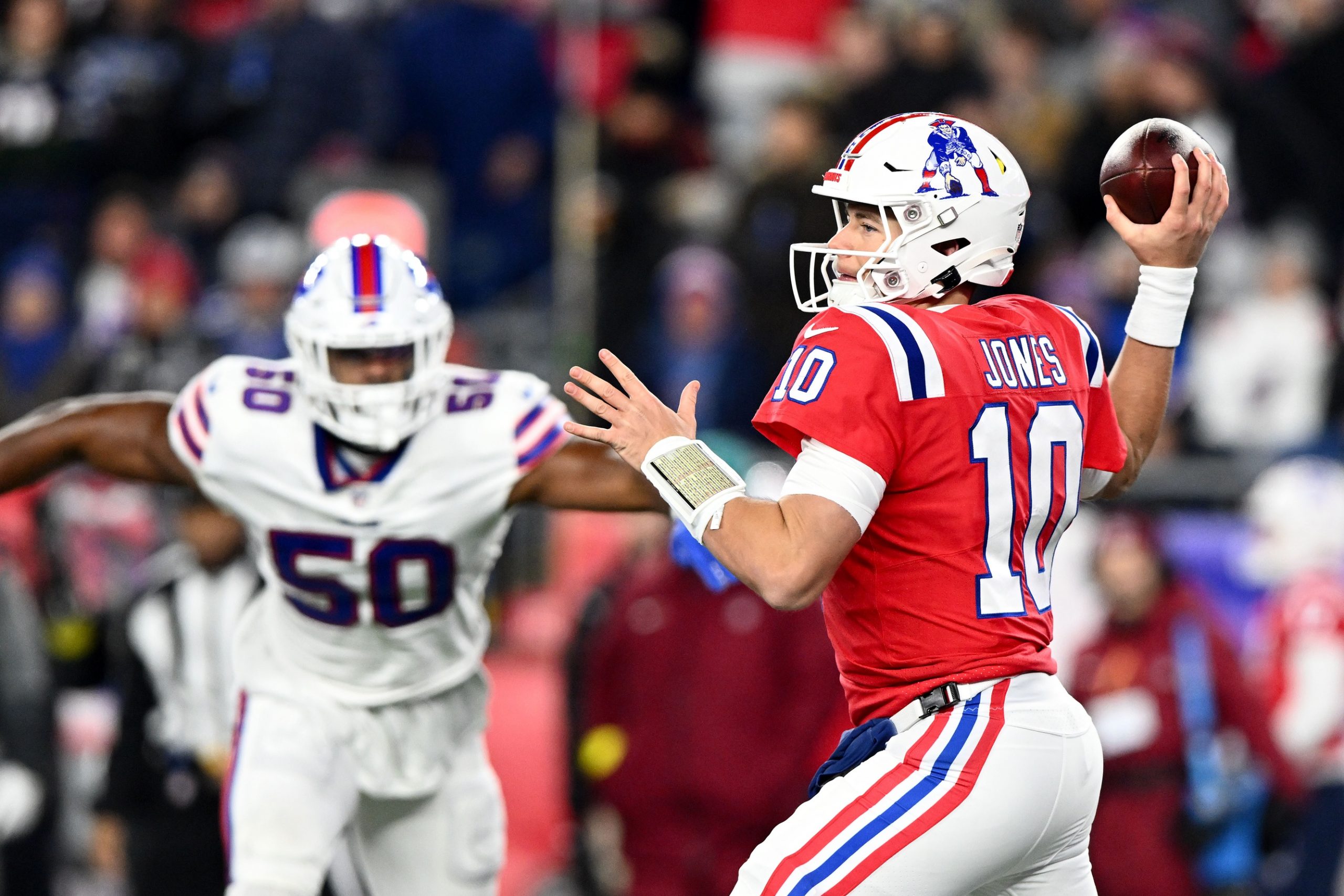 Mac Jones screams on Patriots sideline during loss to Bills