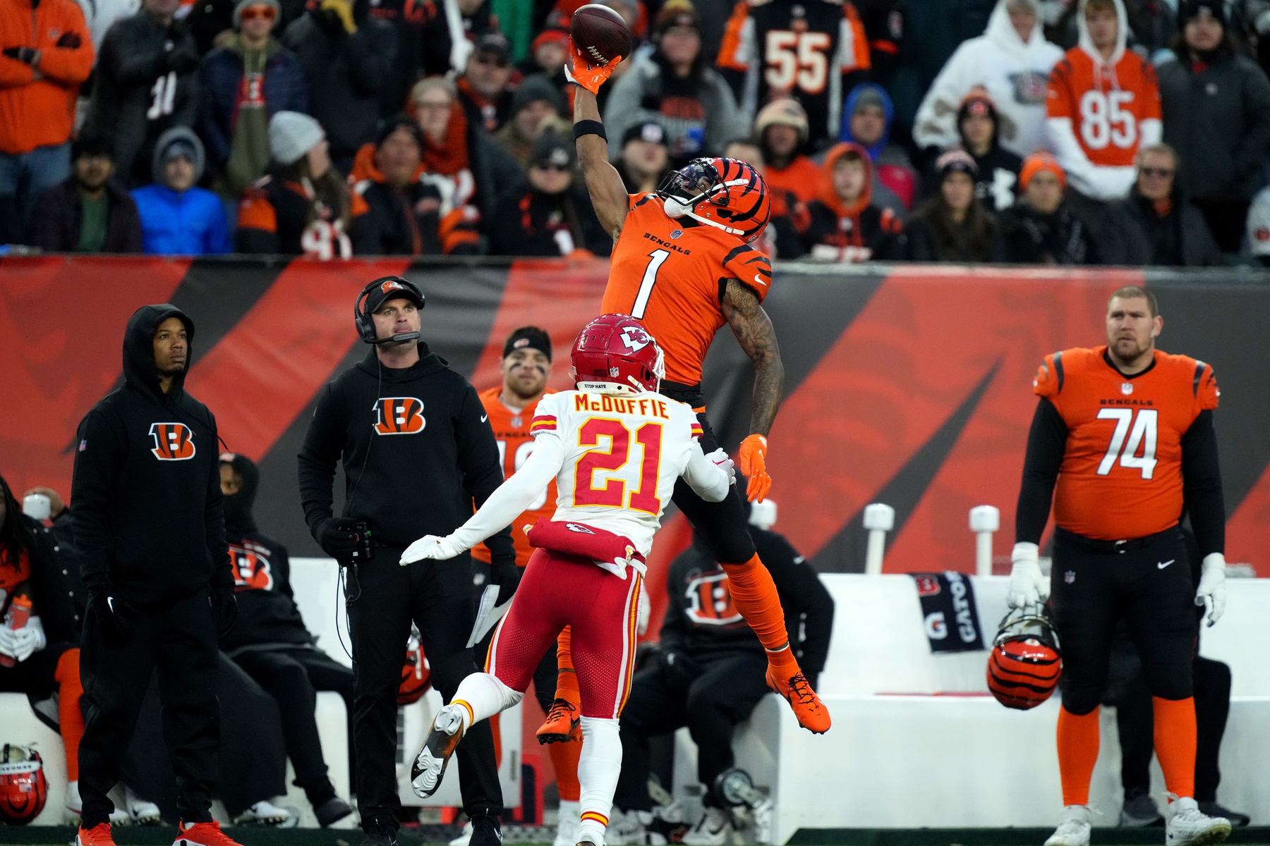 nfl-grades-all-32-first-round-nfl-rookies-week-13-2022