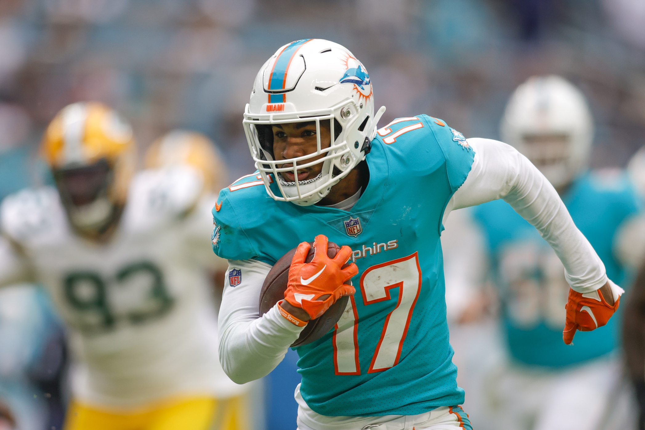 fantasy-football-2025-wr-jaylen-waddle-player-profile