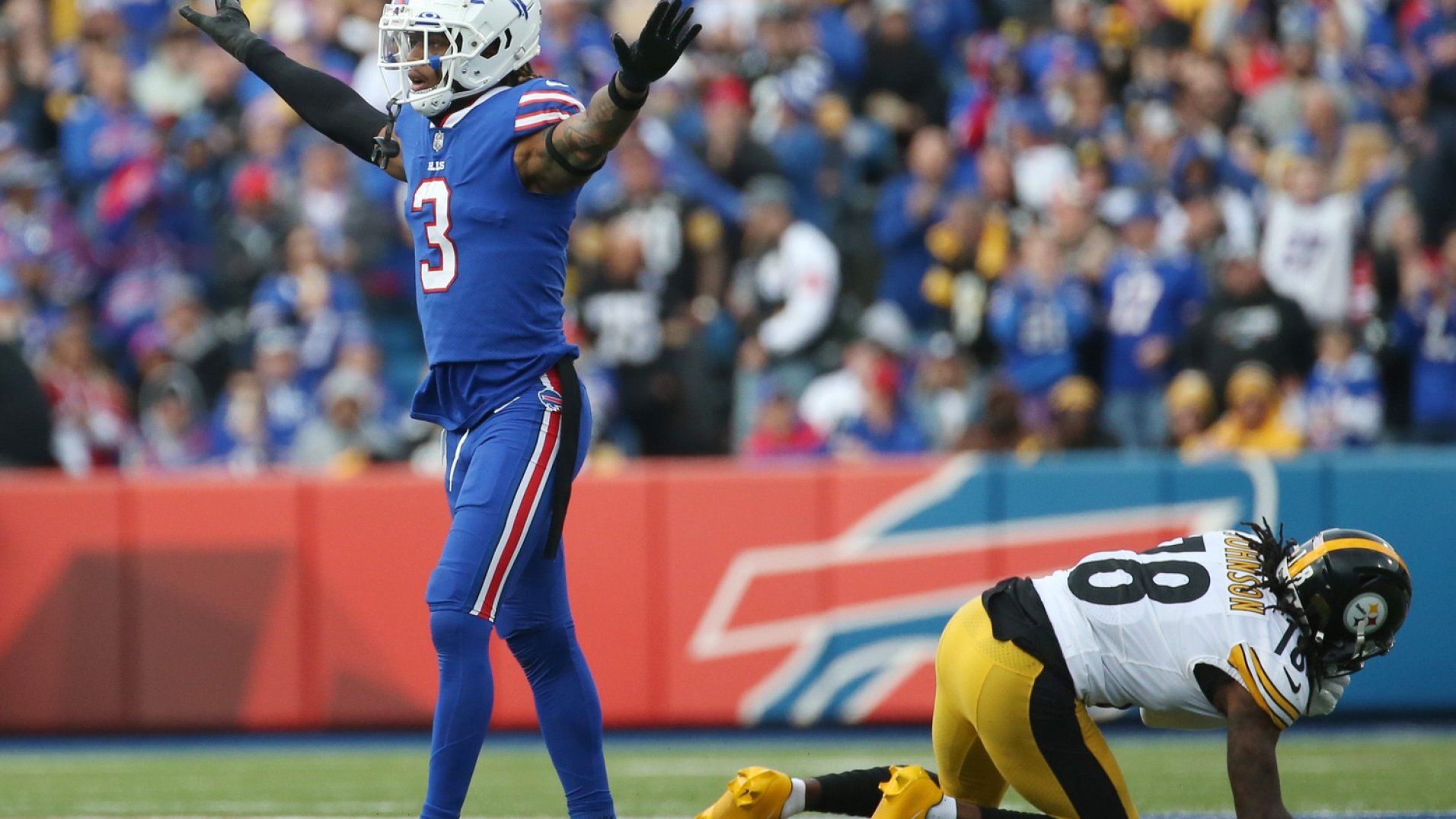 Buffalo Bills safety Damar Hamlin in critical condition after cardiac ...