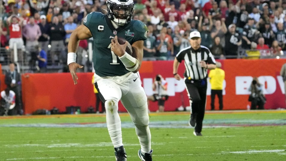 Jalen Hurts breaks and makes records in Super Bowl LVII - AS USA