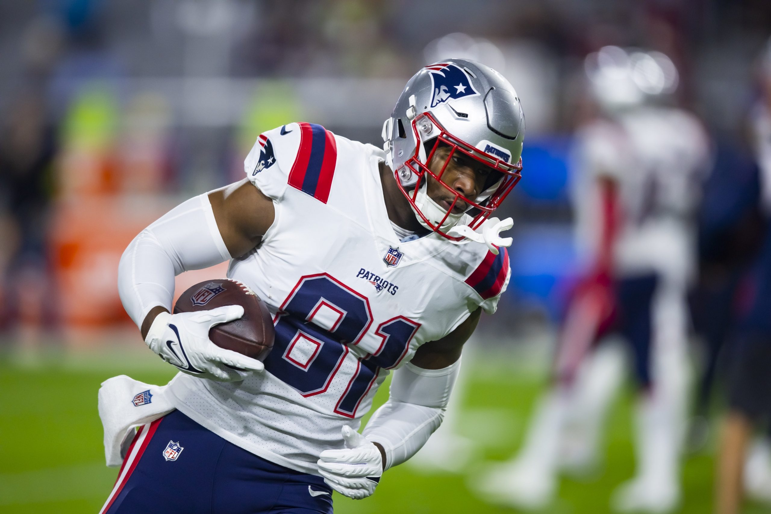 nfl-atlanta-falcons-trade-jonnu-smith-in-trade-new-england-patriots