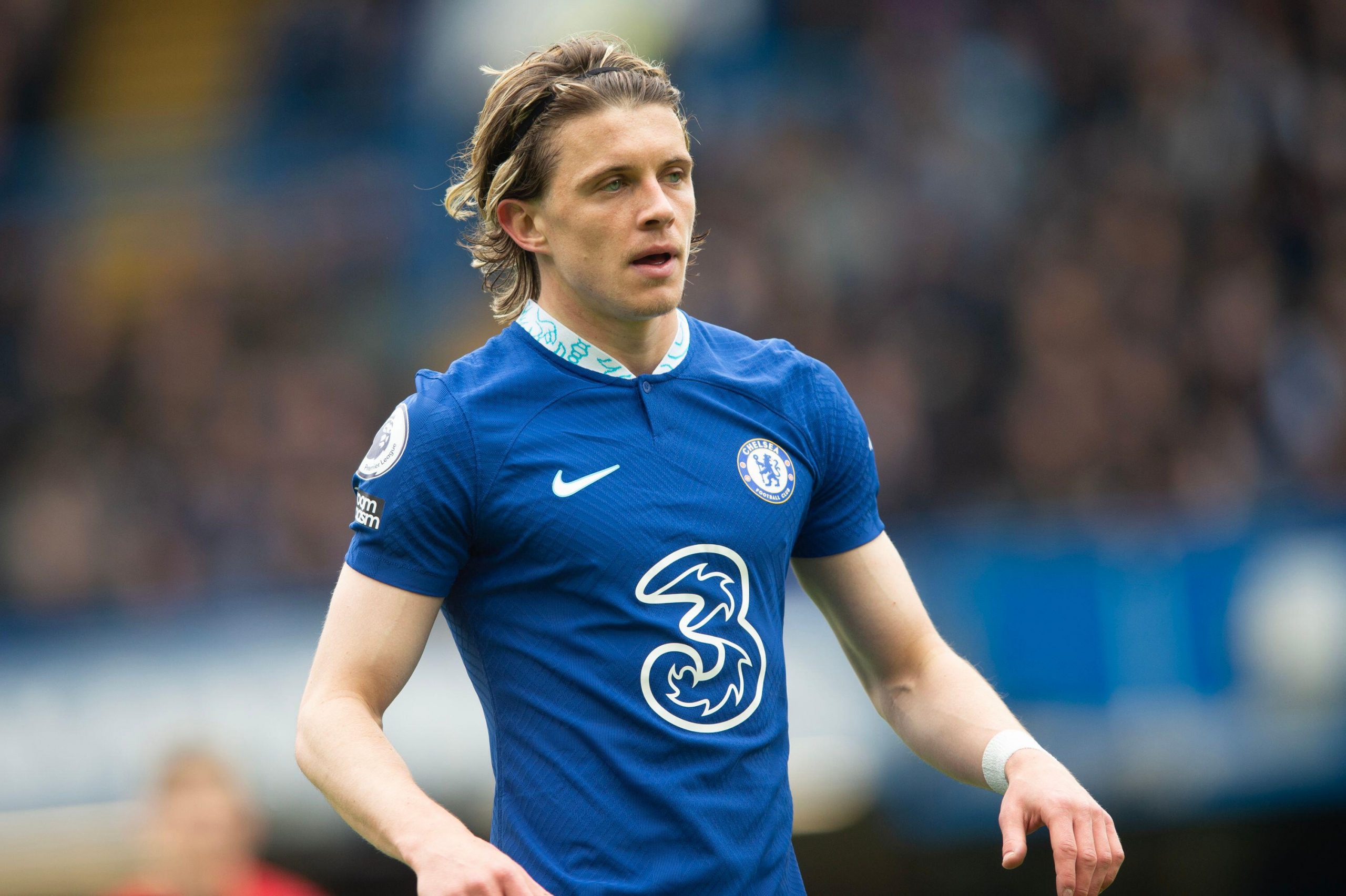 premier-league-decoding-passing-styles-a-clustering-analysis-of-central-midfielders