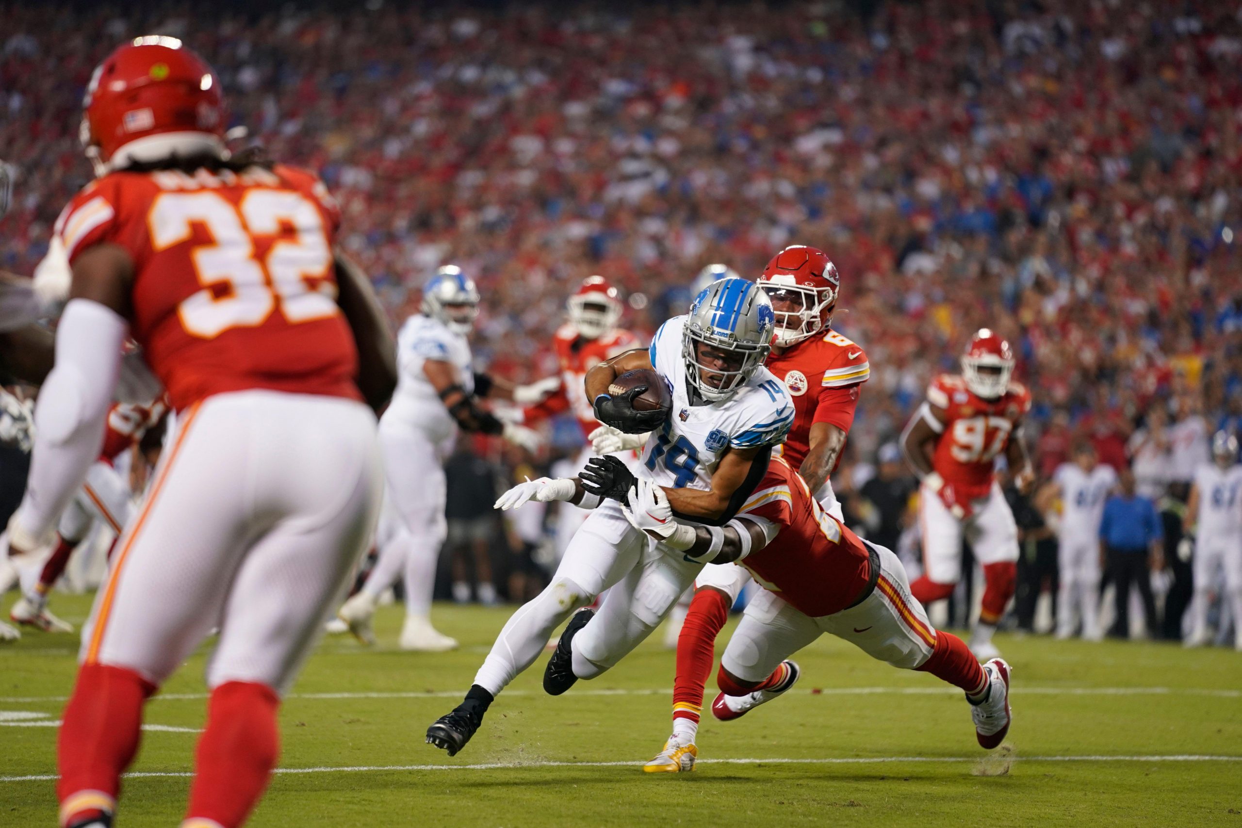 nfl-statistical-review-of-thursday-night-football-chiefs-passing-game-struggles-lions-dominate-on-the-ground