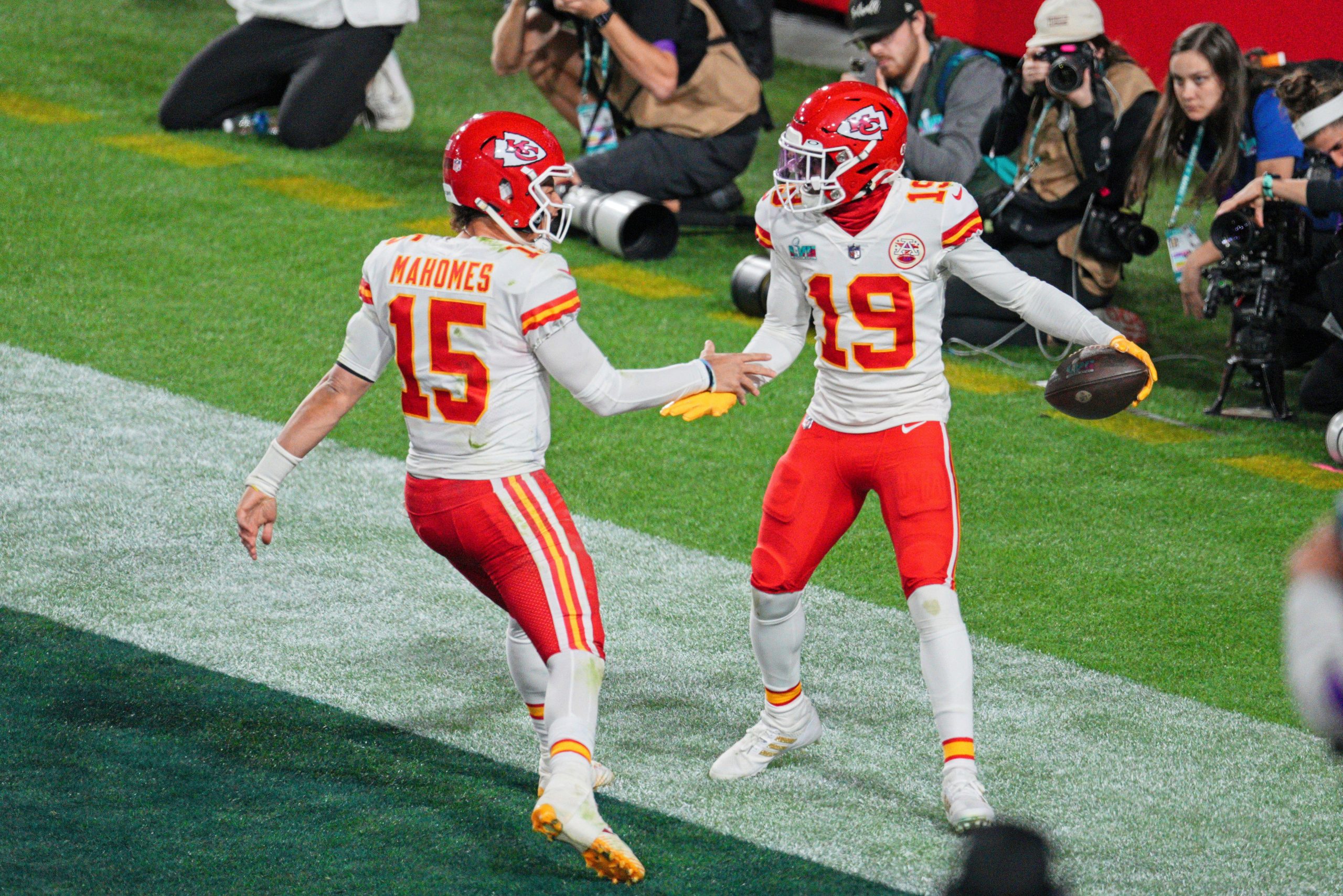 bet-thursday-night-football-broncos-chiefs-betting-preview-odds-lines-best-bets