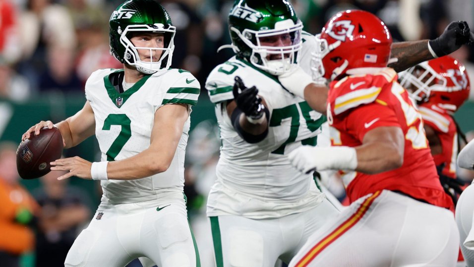 What time is the New York Jets vs. Kansas City Chiefs game tonight