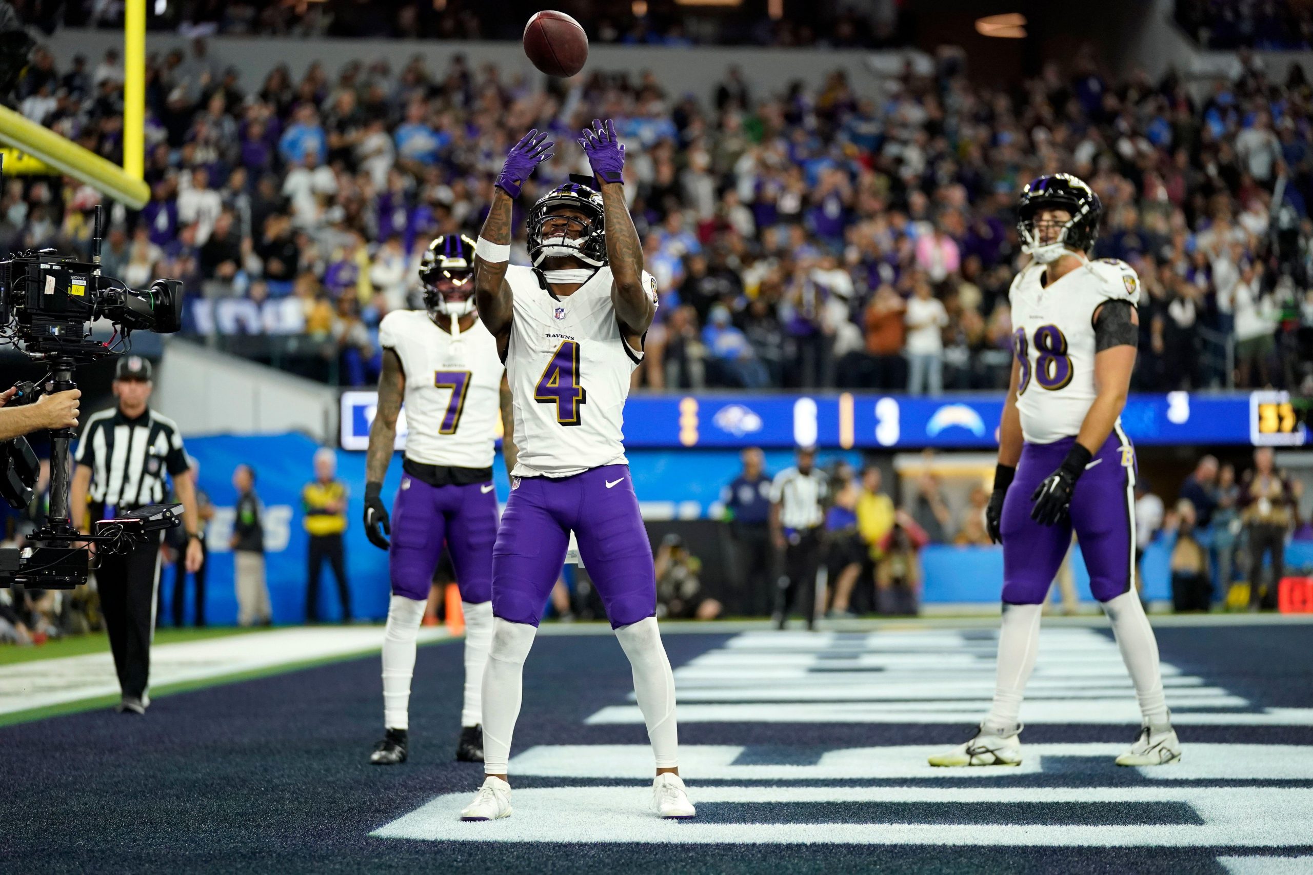 nfl-week-12-game-recap-baltimore-ravens-20-los-angeles-chargers-10