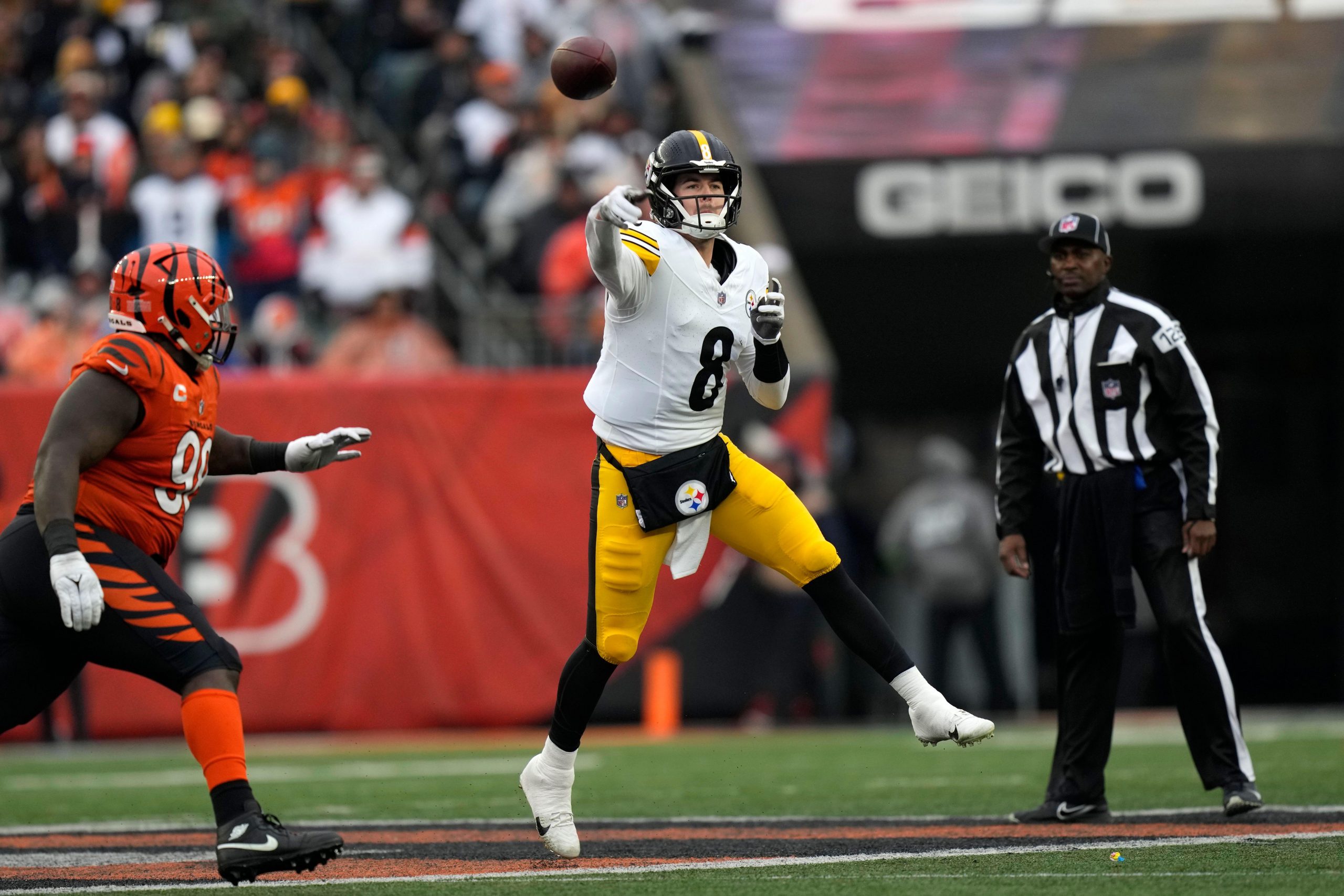 NFL Week 12 Game Recap: Pittsburgh Steelers 16, Cincinnati Bengals 10 ...