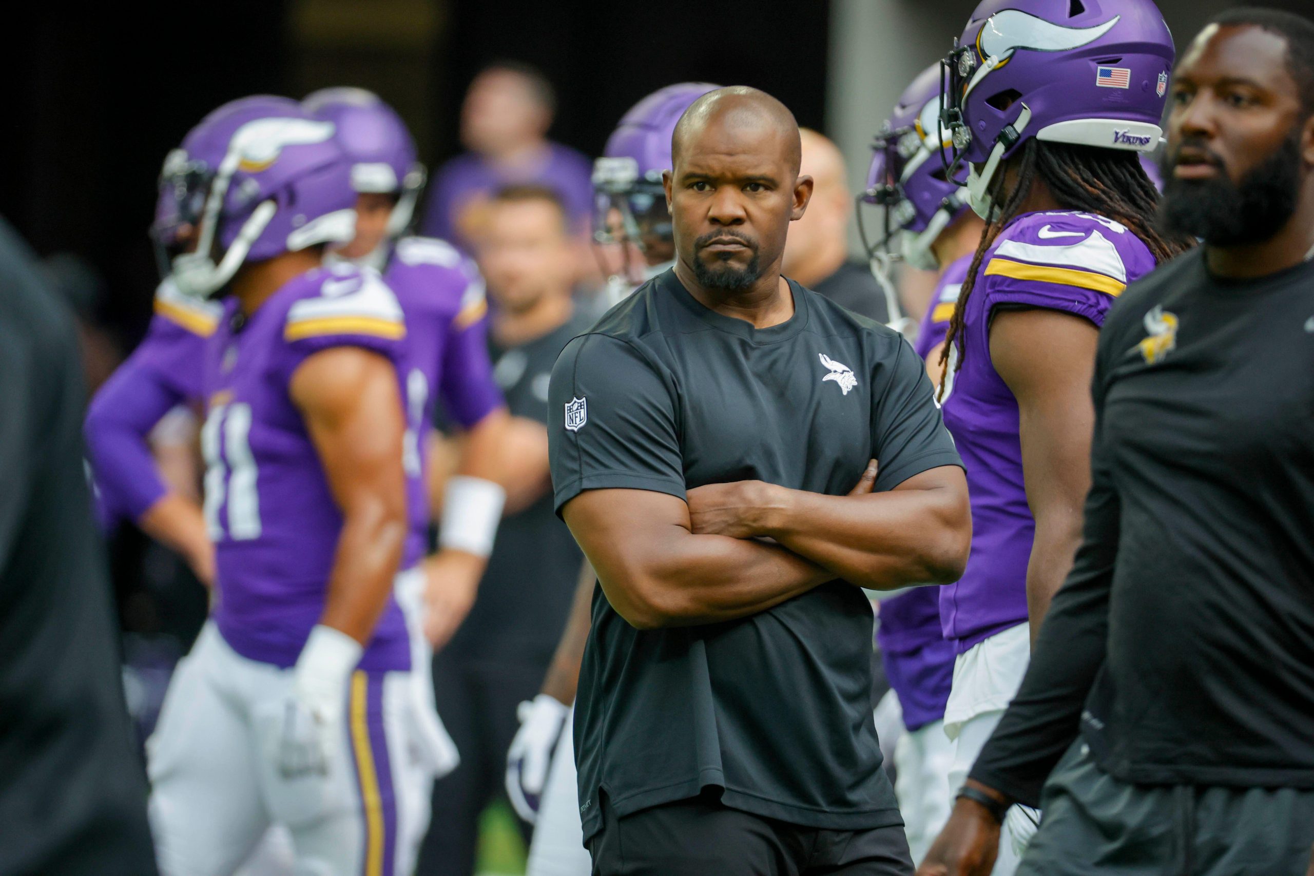 nfl-brian-flores-defense-powering-minnesota-vikings-playoffs