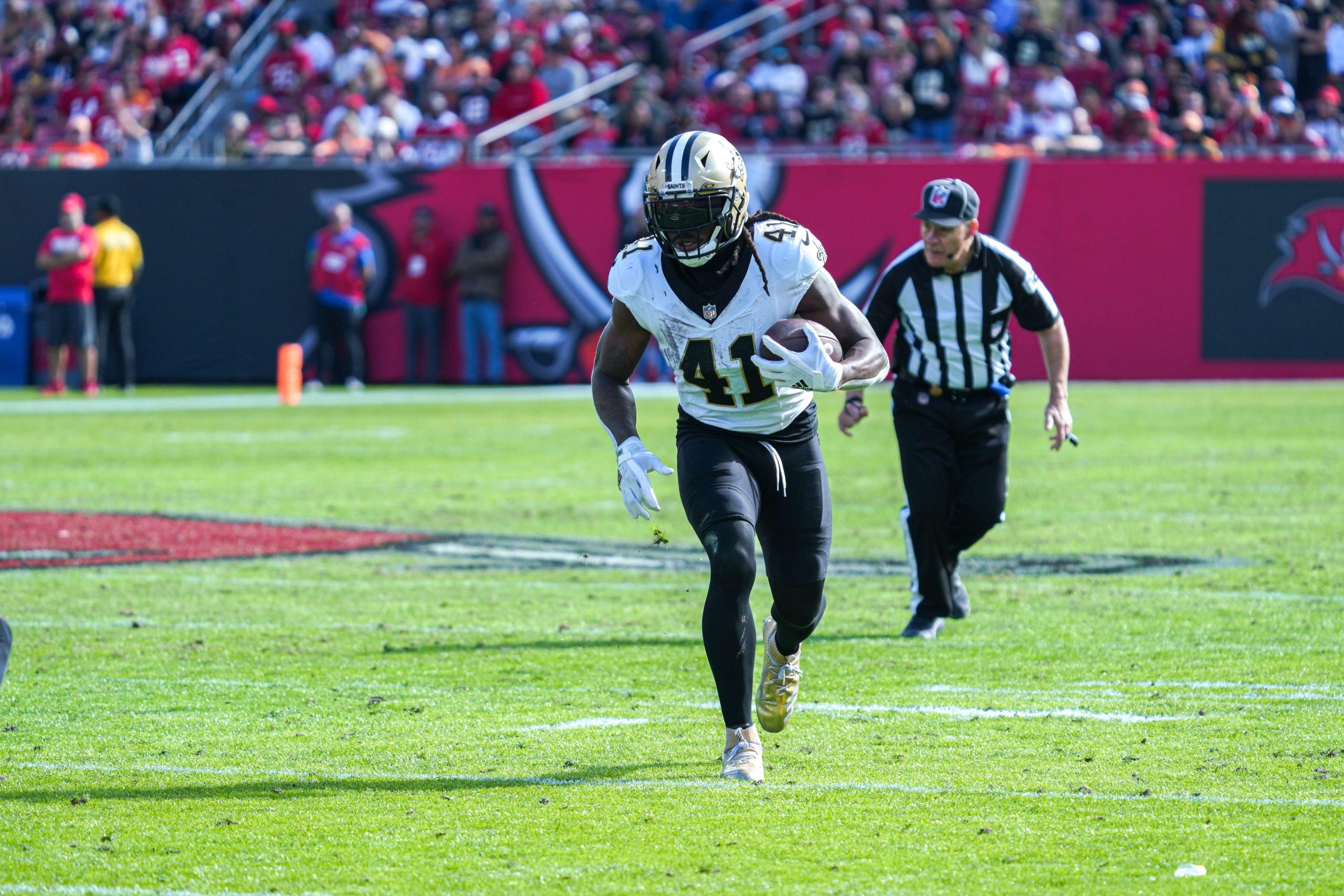 fantasy-football-player-profile-2024-new-orleans-saints-rb-alvin-kamara
