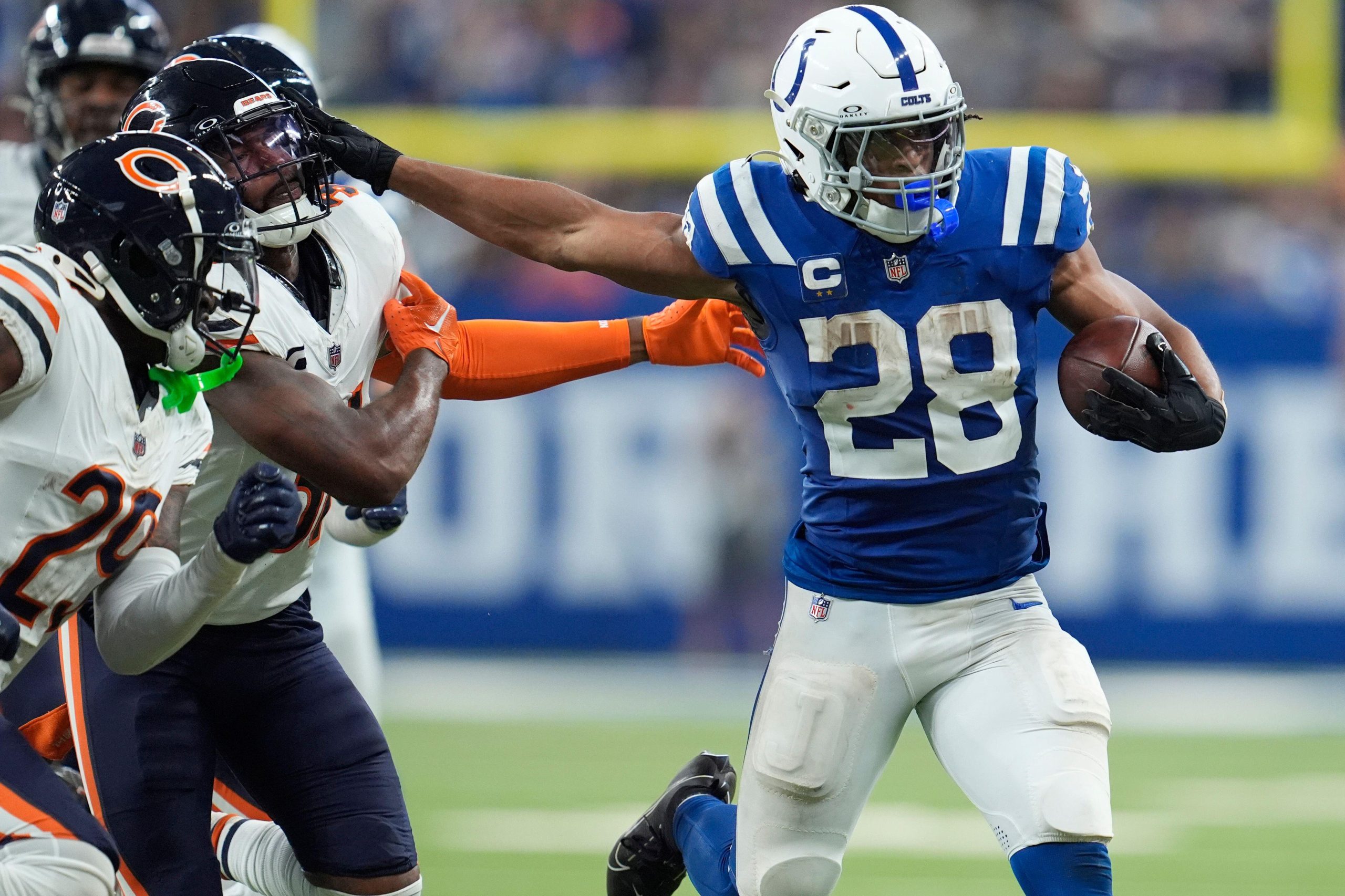fantasy-football-adp-battle-jonathan-taylor-vs-bucky-irving