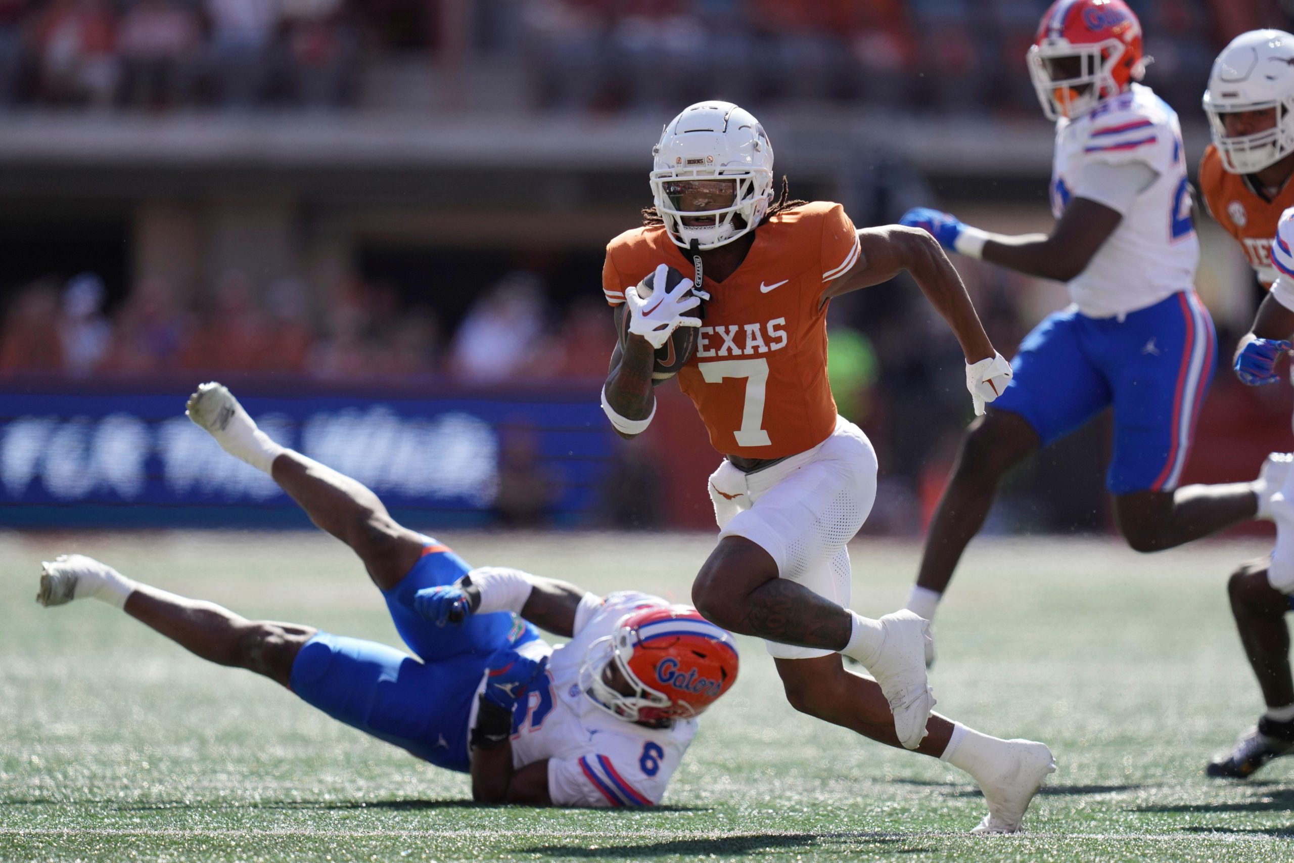 denver-broncos-2025-nfl-mock-draft-giving-bo-nix-some-firepower