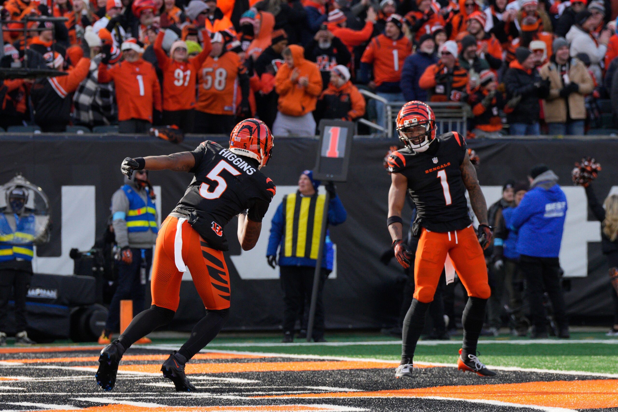 nfl-wide-receiver-rankings-week-17-2024
