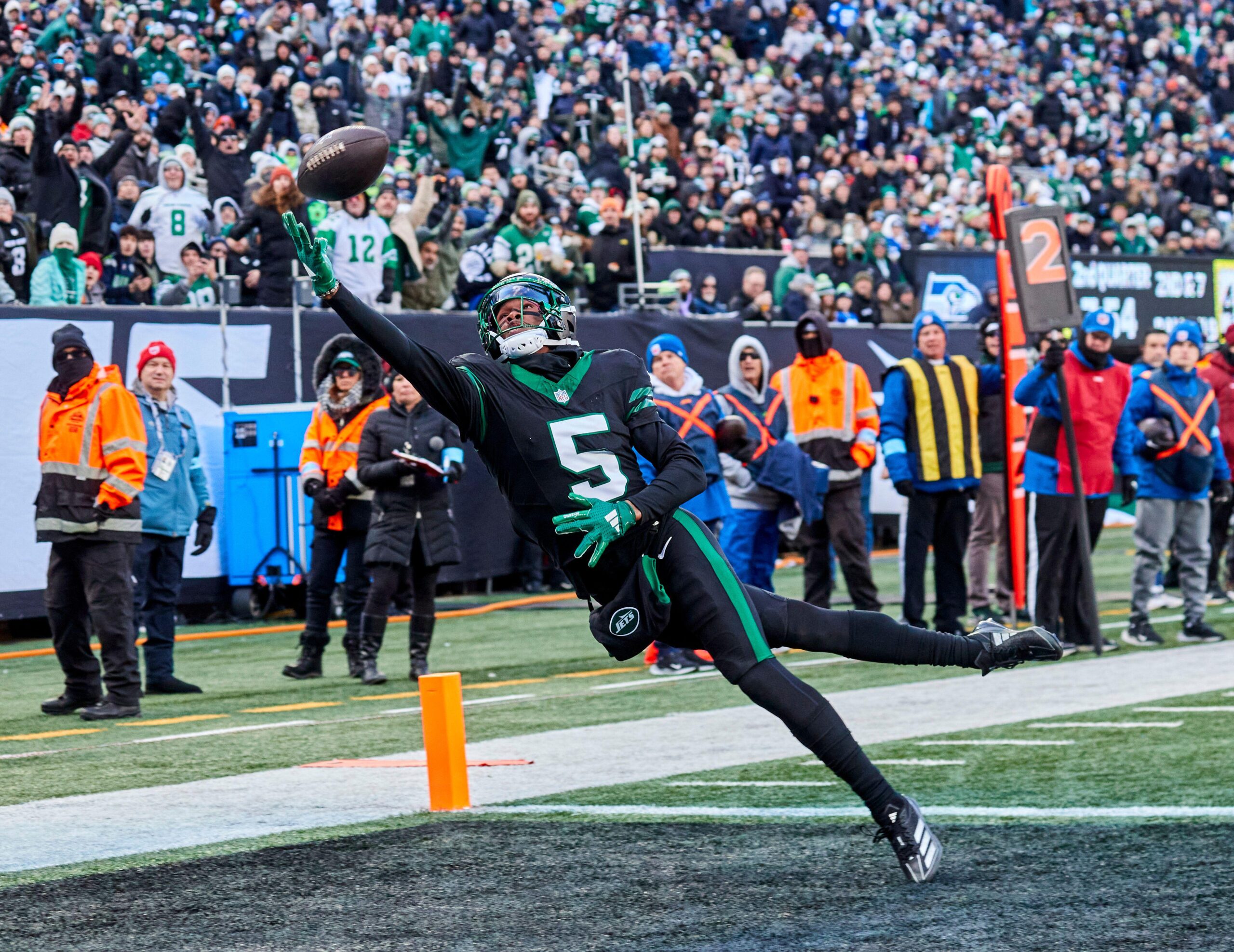 fantasy-football-start-sit-advice-week-15-2024