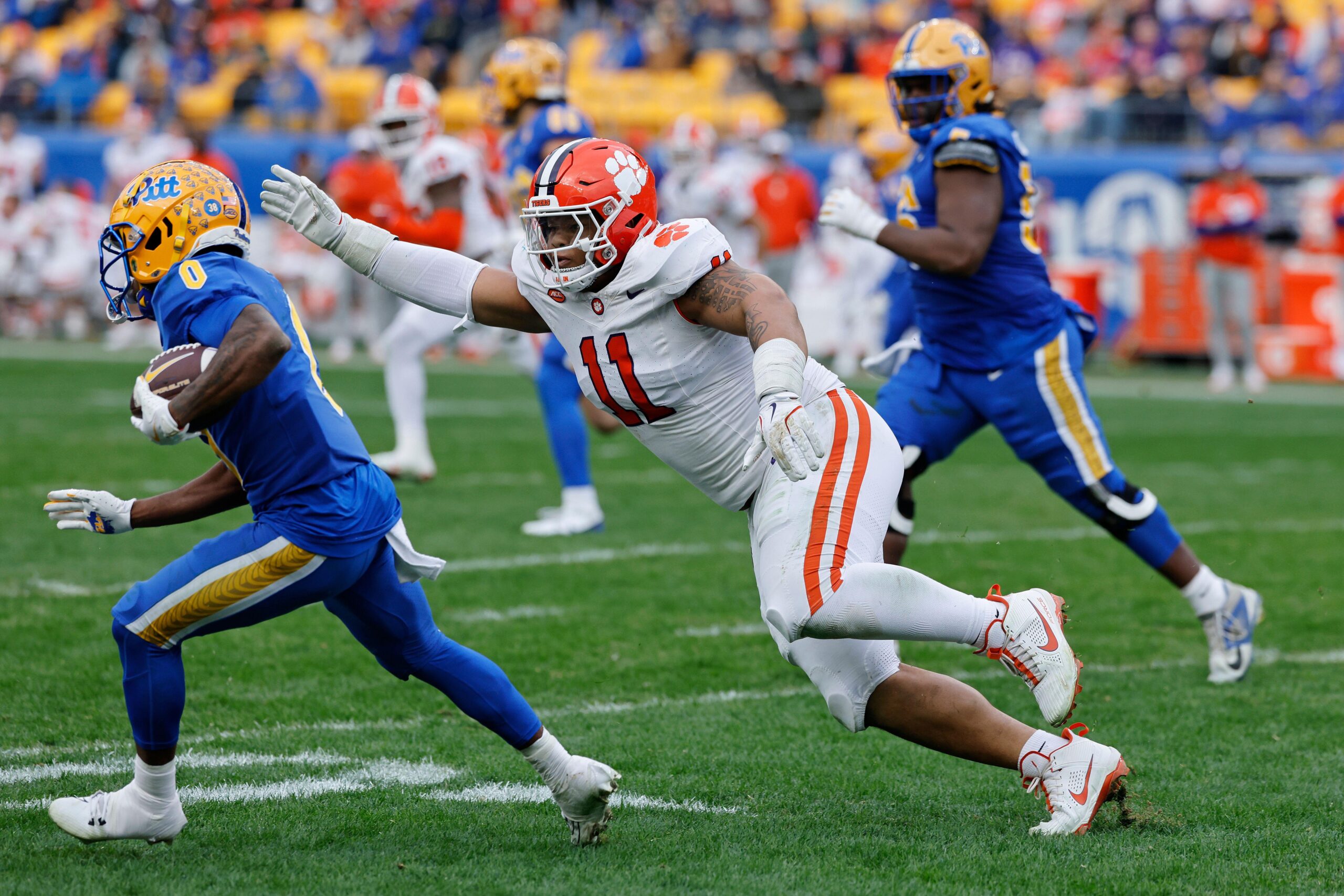 college-football-top-10-returning-interior-defensive-linemen-entering-the-2025-season