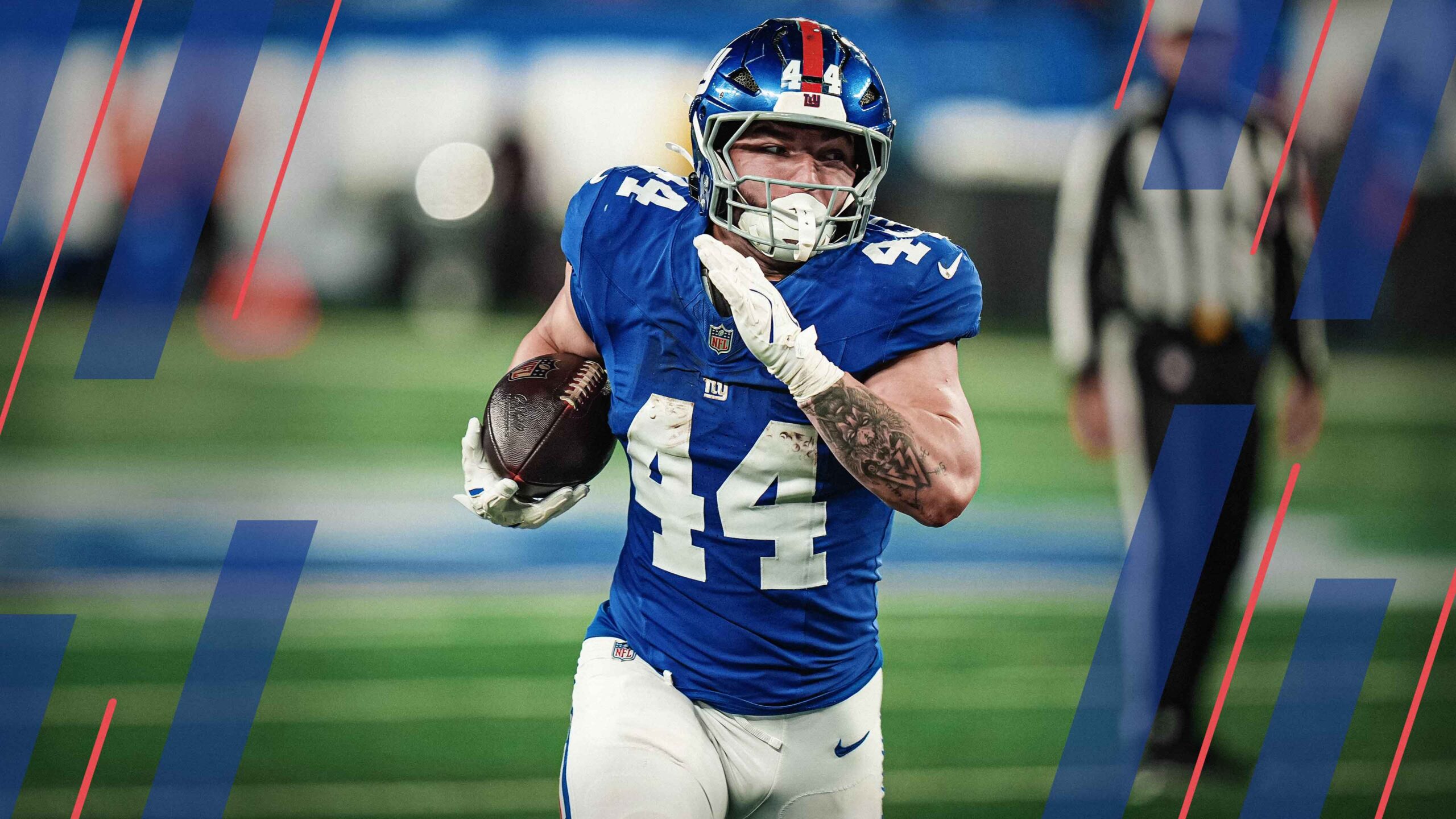 Giants running back Cam Skattebo runs the ball