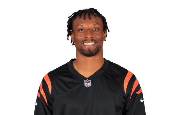 Eli Apple headshot