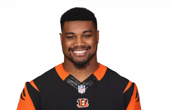 Darien Harris headshot