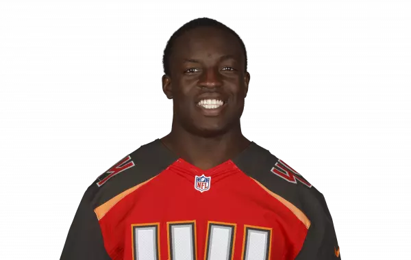 Micah Awe headshot