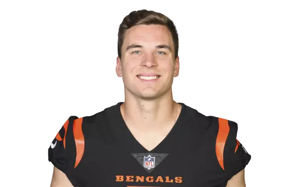 Eric Dungey headshot