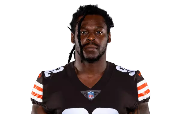 Chad Thomas headshot