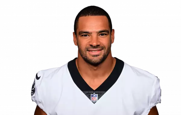 Clay Harbor headshot