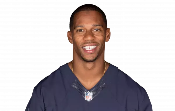 Victor Cruz headshot