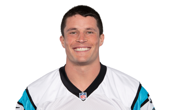 Carolina Panthers LB Luke Kuechly carted off field on TNF