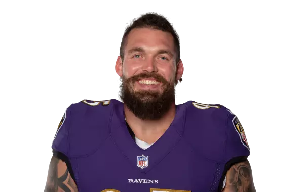 Derek Wolfe headshot