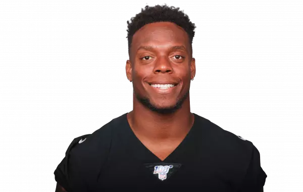 Brandon Marshall headshot