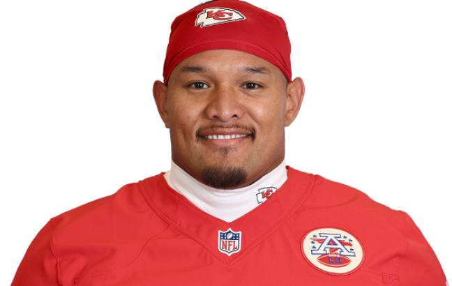 PFF on X: @AdamSchefter @RosenhausSports Danny Shelton has earned a PFF  grade of 70.0+ in four straight seasons.  / X